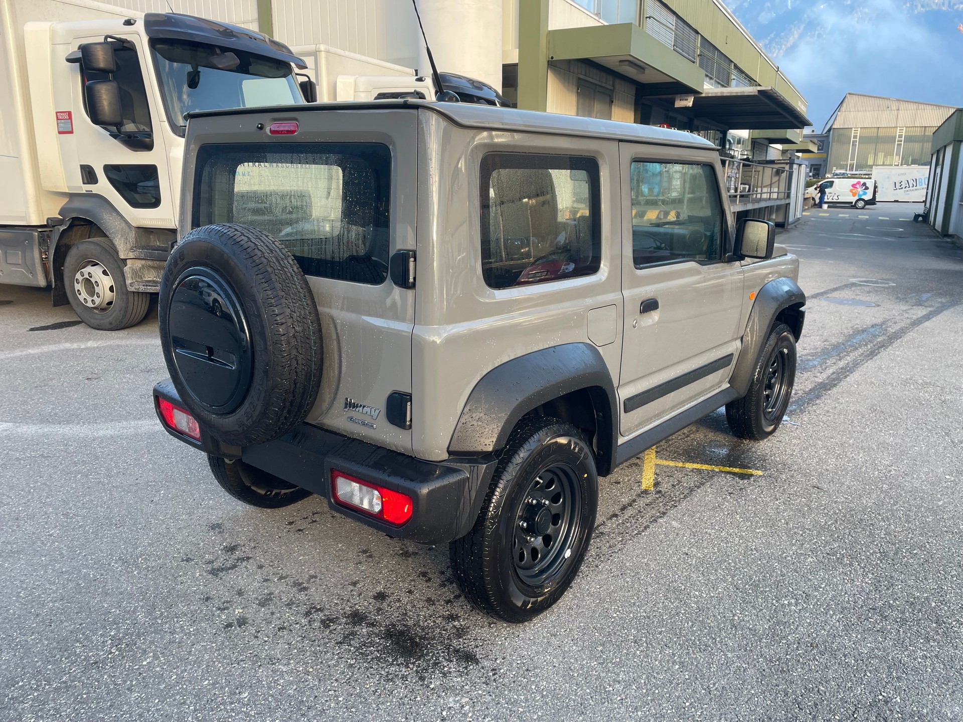 SUZUKI 1.5 Compact+ 4+4-image-7