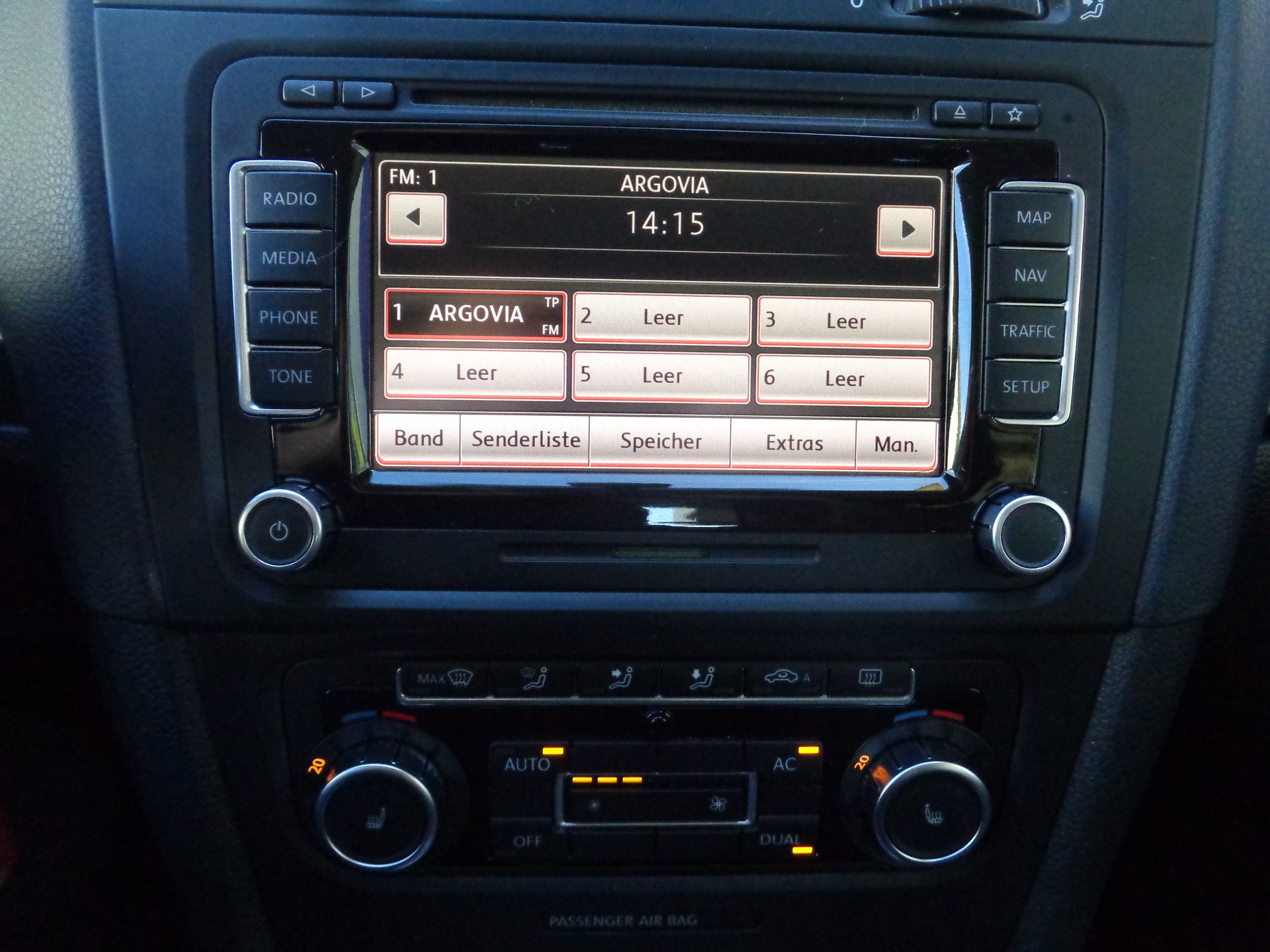 VW Golf 1.4 TSI Team DSG-image-15