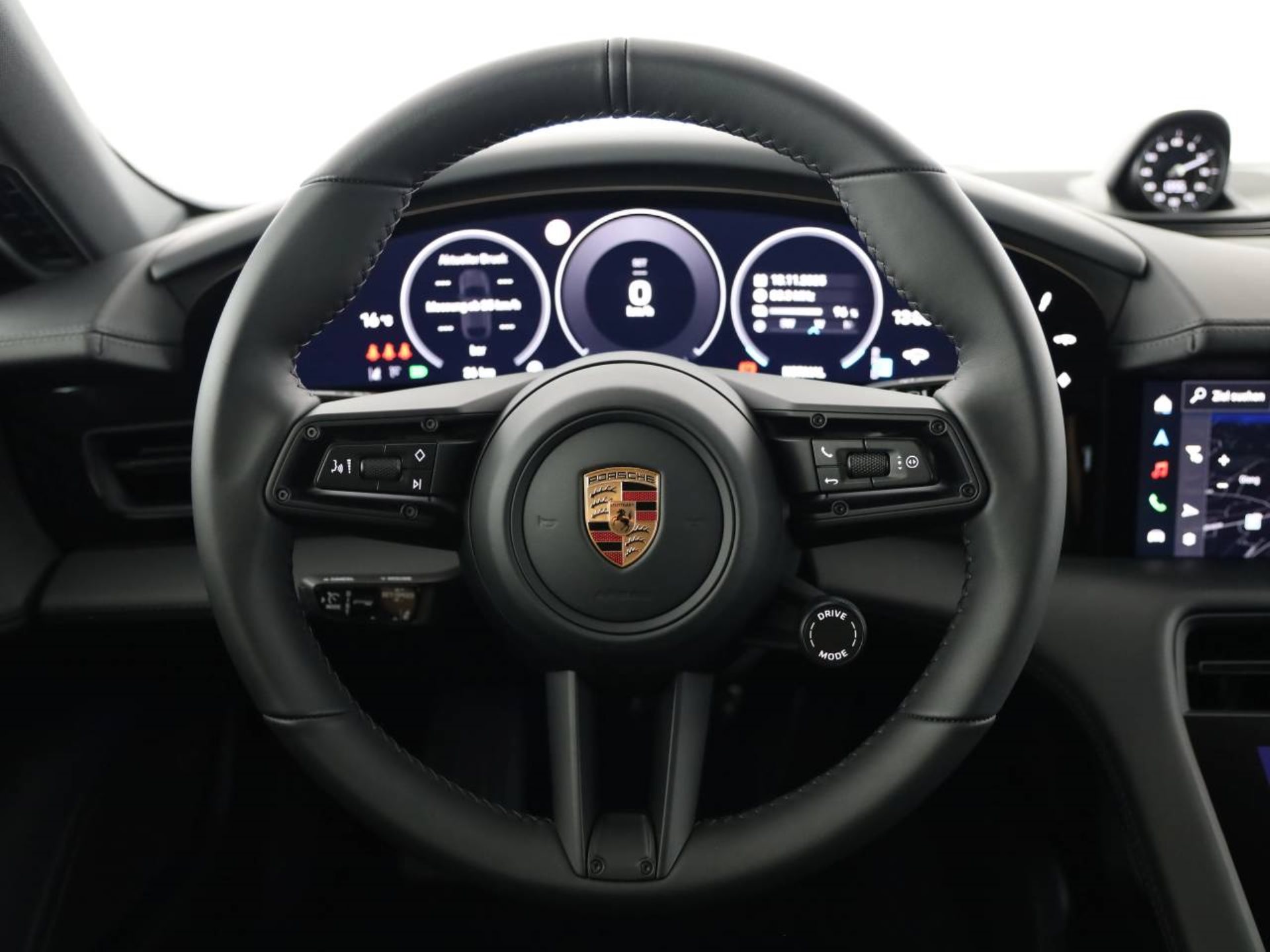 PORSCHE Taycan 4 Cross Turismo-image-3