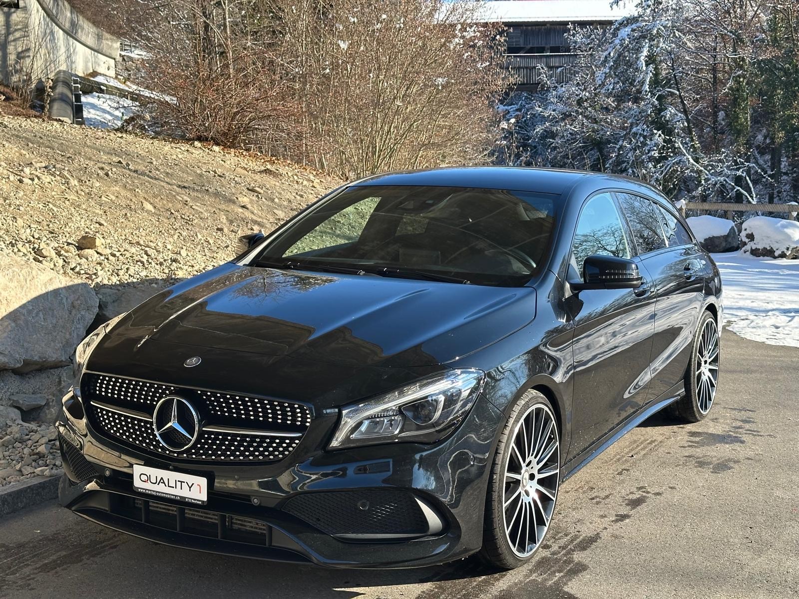MERCEDES-BENZ CLA Shooting Brake 220 AMG Line 4Matic 7G-DCT-image-0