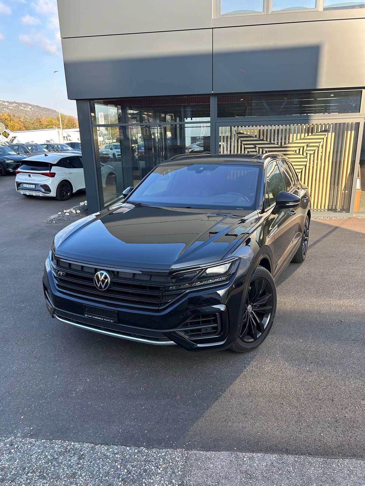 VW Touareg 3.0 TDI R Line Tiptronic-image-1