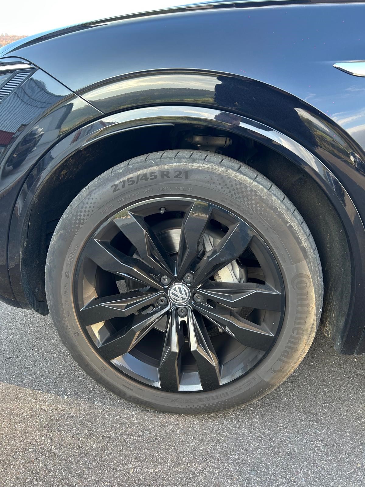 VW Touareg 3.0 TDI R Line Tiptronic-image-2