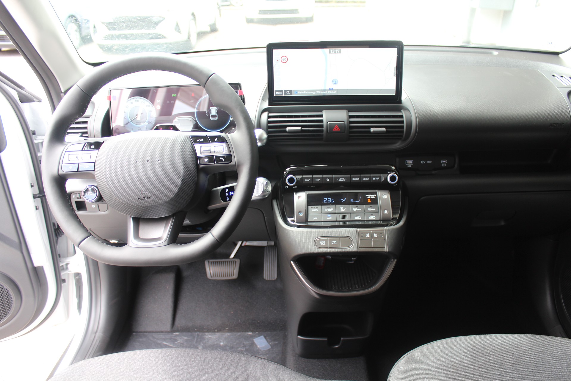 HYUNDAI Inster 49kWh Origo-image-12