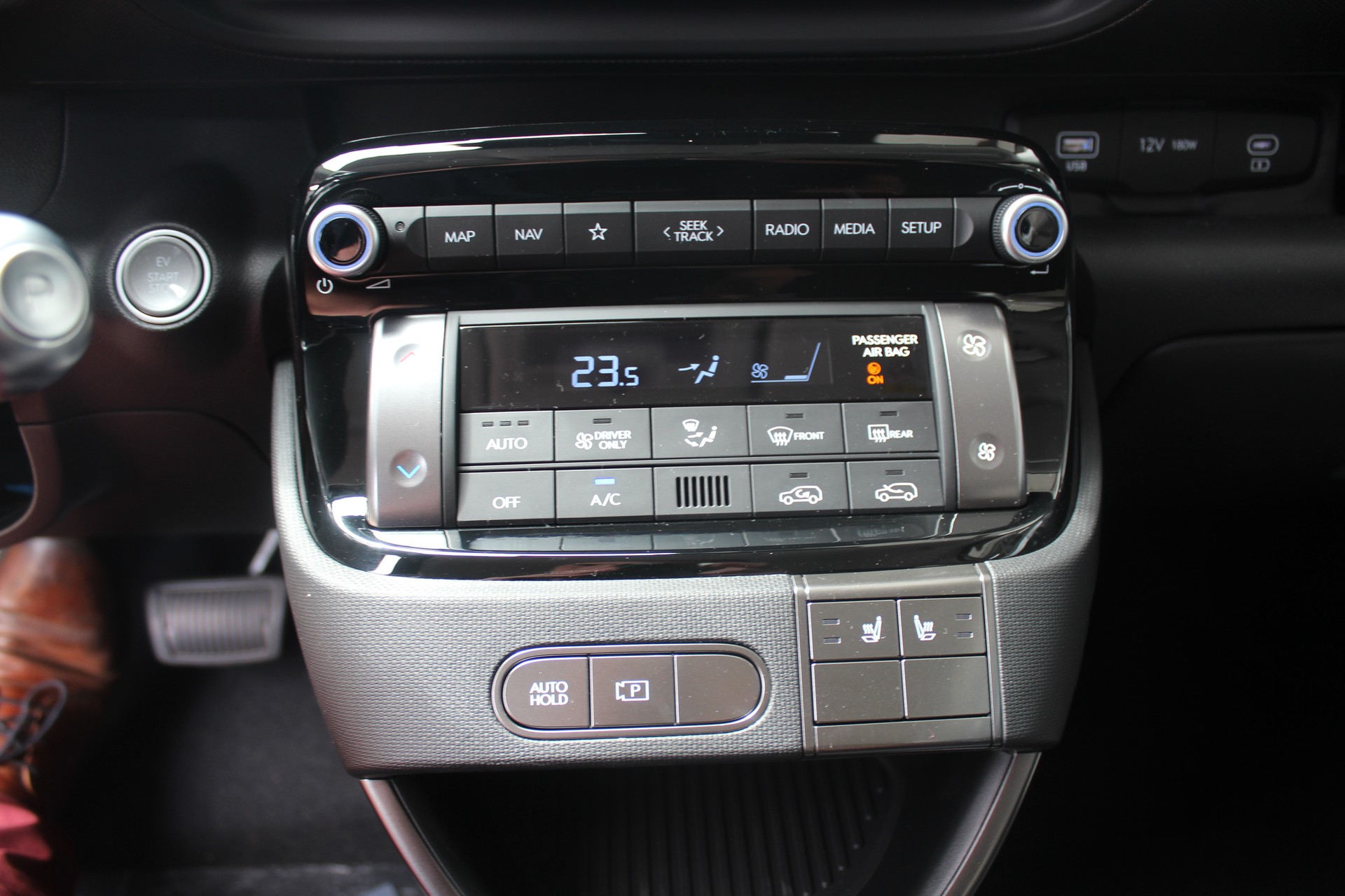 HYUNDAI Inster 49kWh Origo-image-16