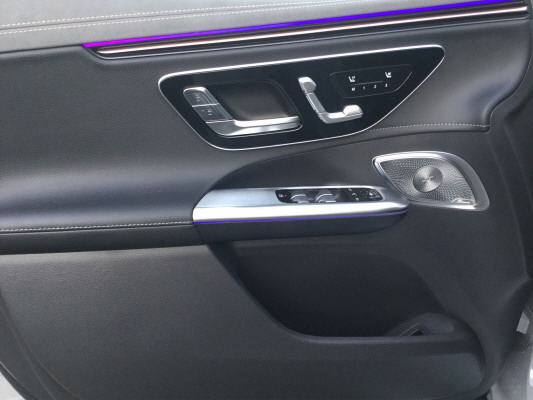 MERCEDES-BENZ EQE SUV 500 4 M Exe. Ed.-image-9