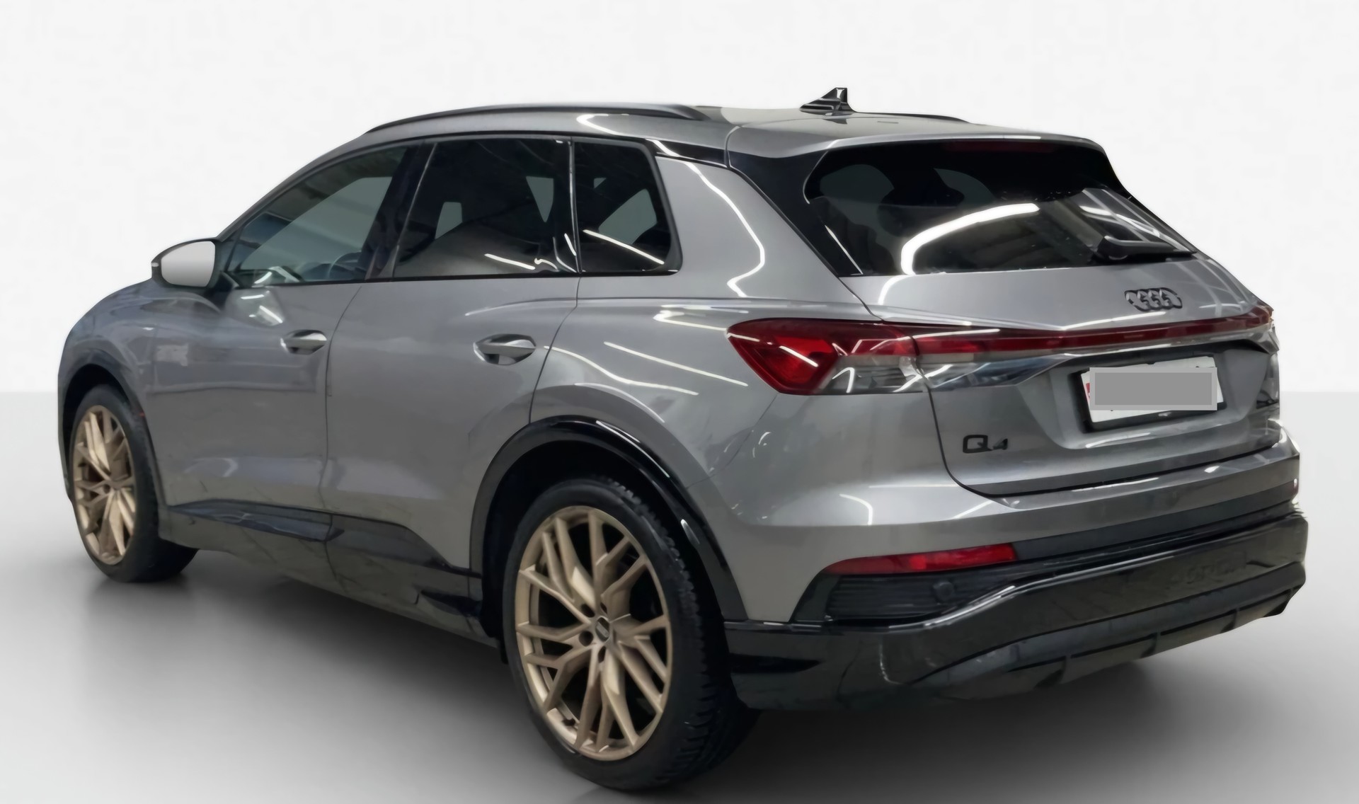 AUDI Q4 e-tron 50 quattro-image-1