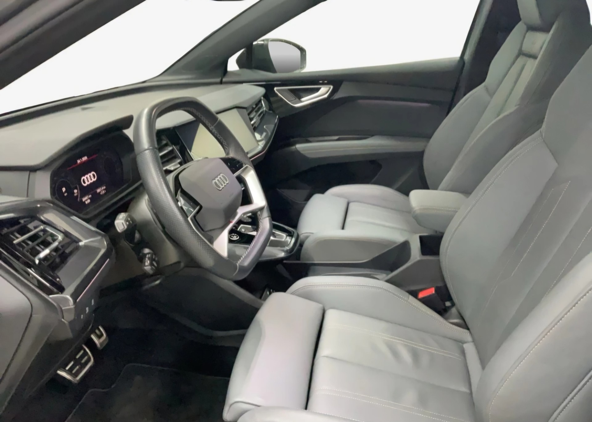 AUDI Q4 e-tron 50 quattro-image-3