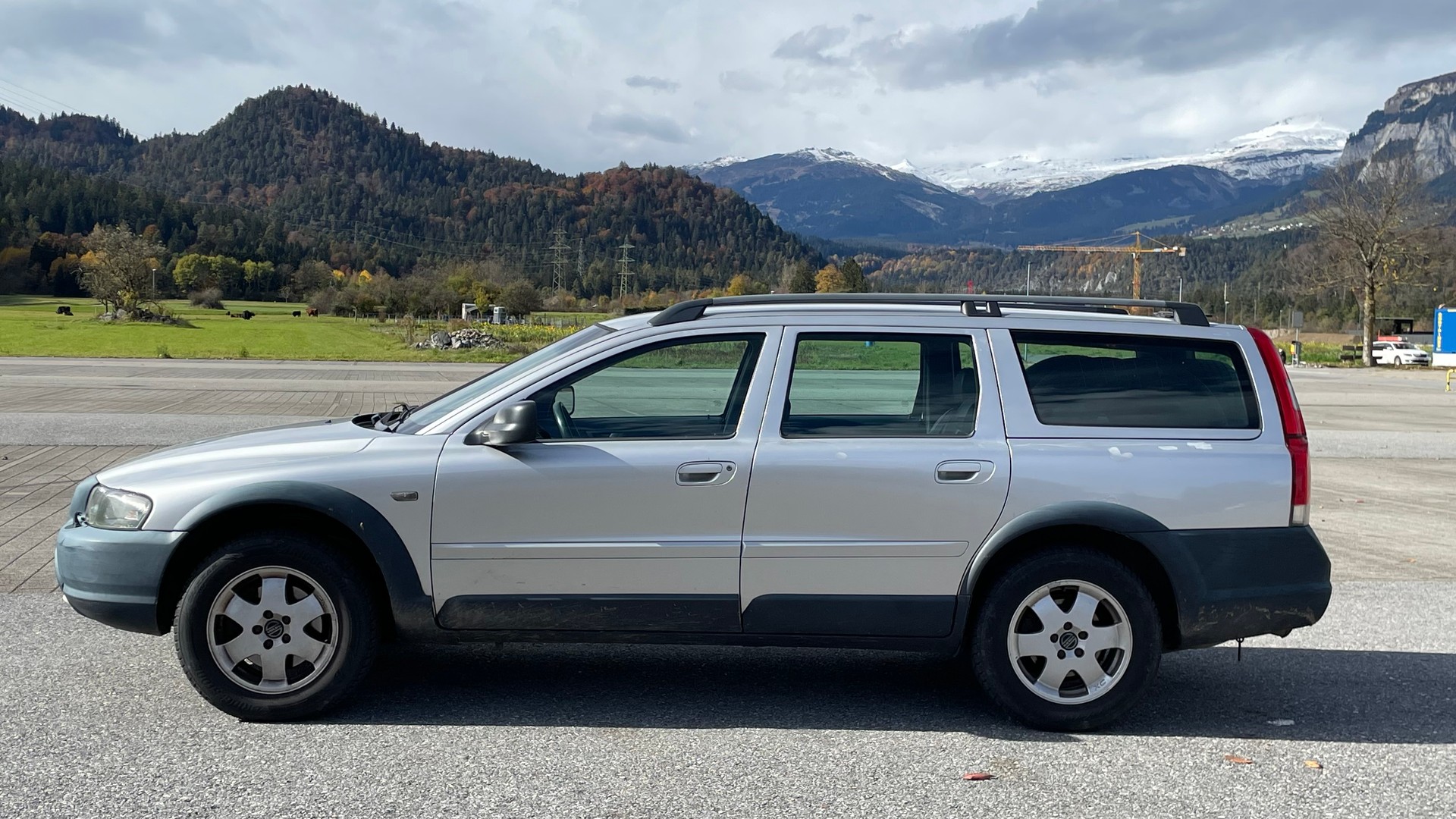VOLVO XC70 2.5T AWD-image-7