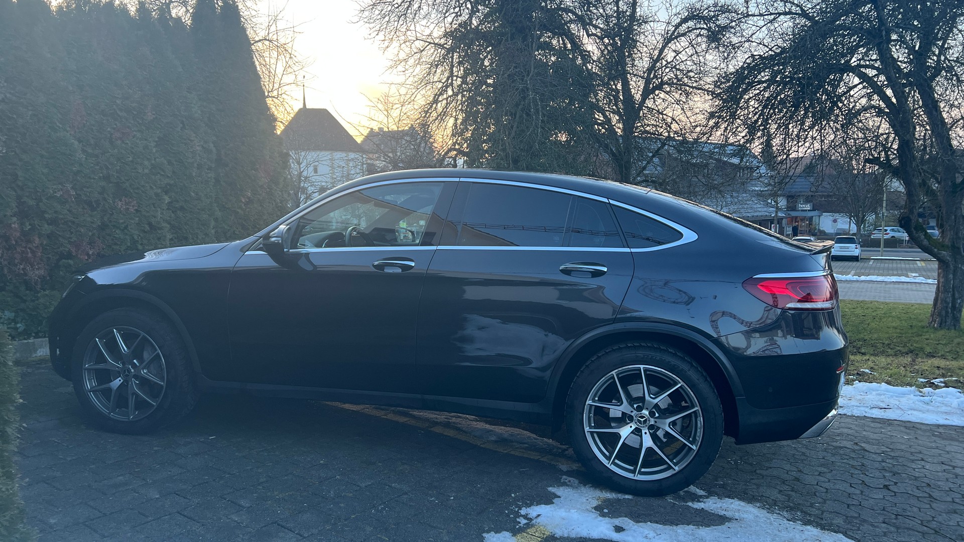 MERCEDES-BENZ GLC Coupé 220 d AMG Line 4Matic 9G-Tronic-image-2