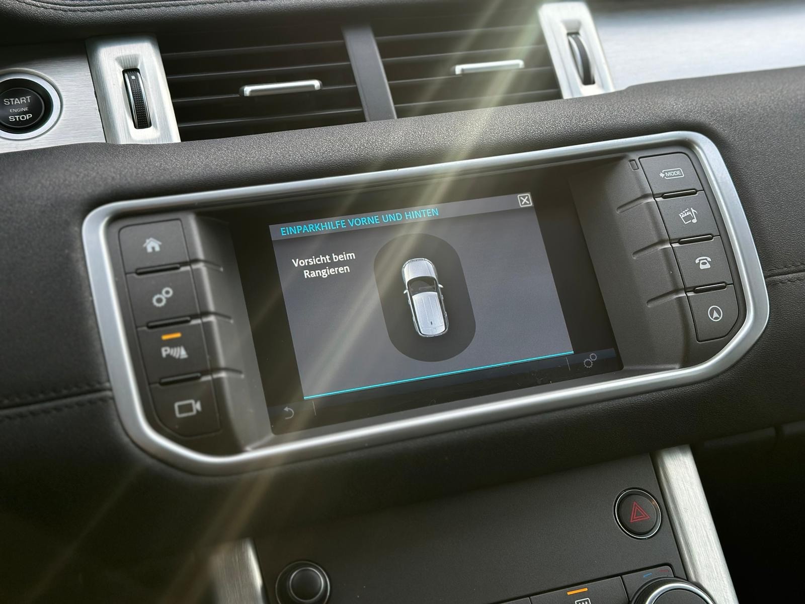 LAND ROVER Range Rover Evoque 2.0 TD4 SE Dynamic AT9-image-13