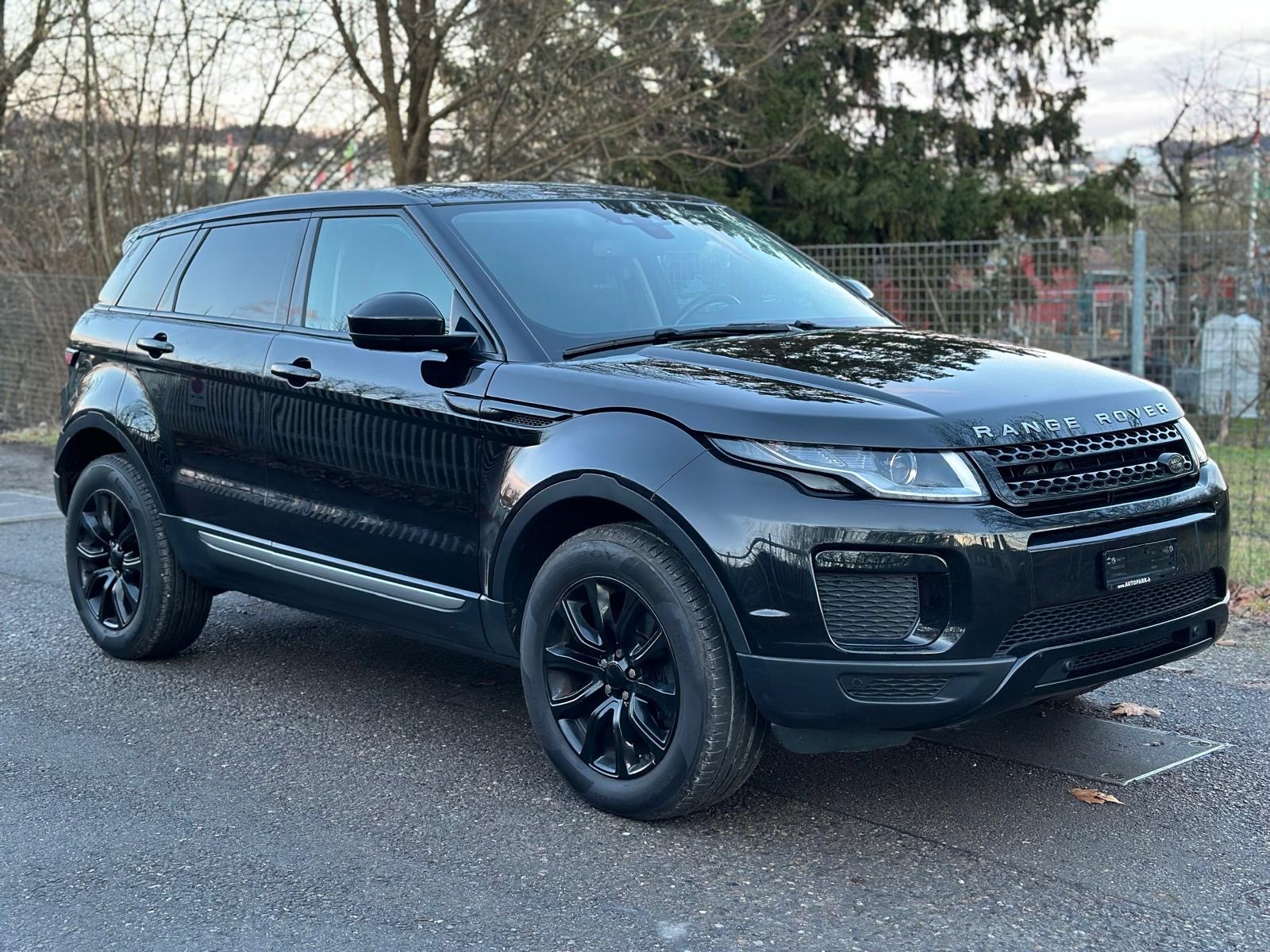 LAND ROVER Range Rover Evoque 2.0 TD4 SE Dynamic AT9-image-0