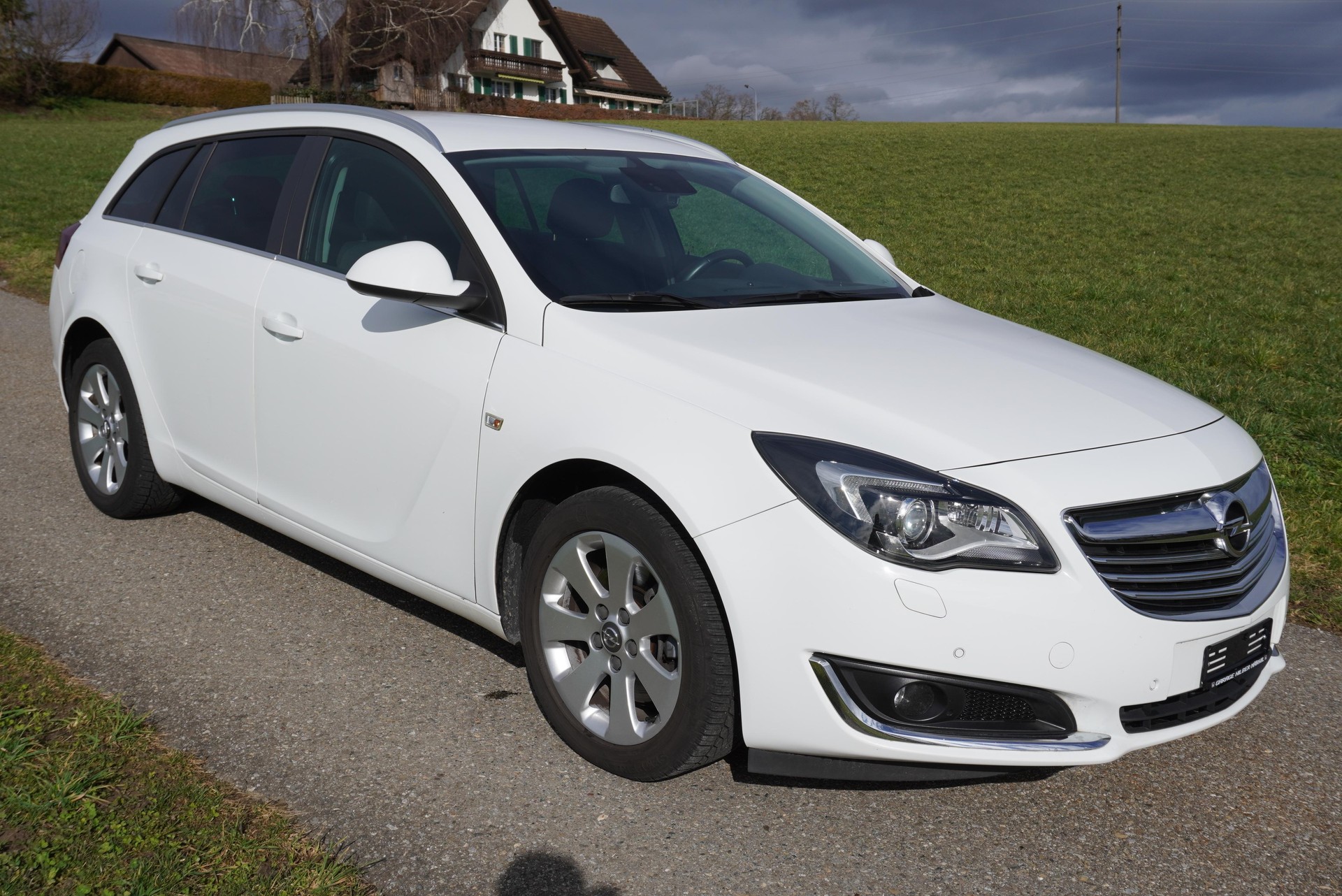 OPEL Insignia Sports Tourer 1.6 T Edition-image-2