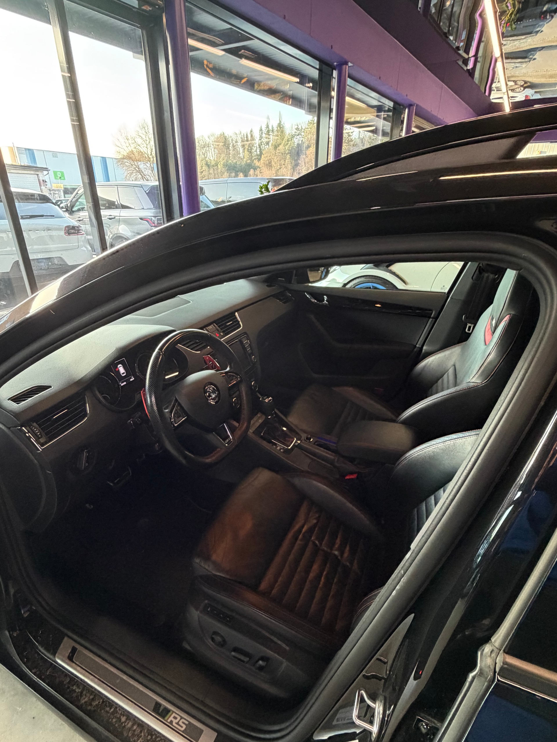 SKODA Octavia Combi 2.0 TSI RS 230 DSG-image-5