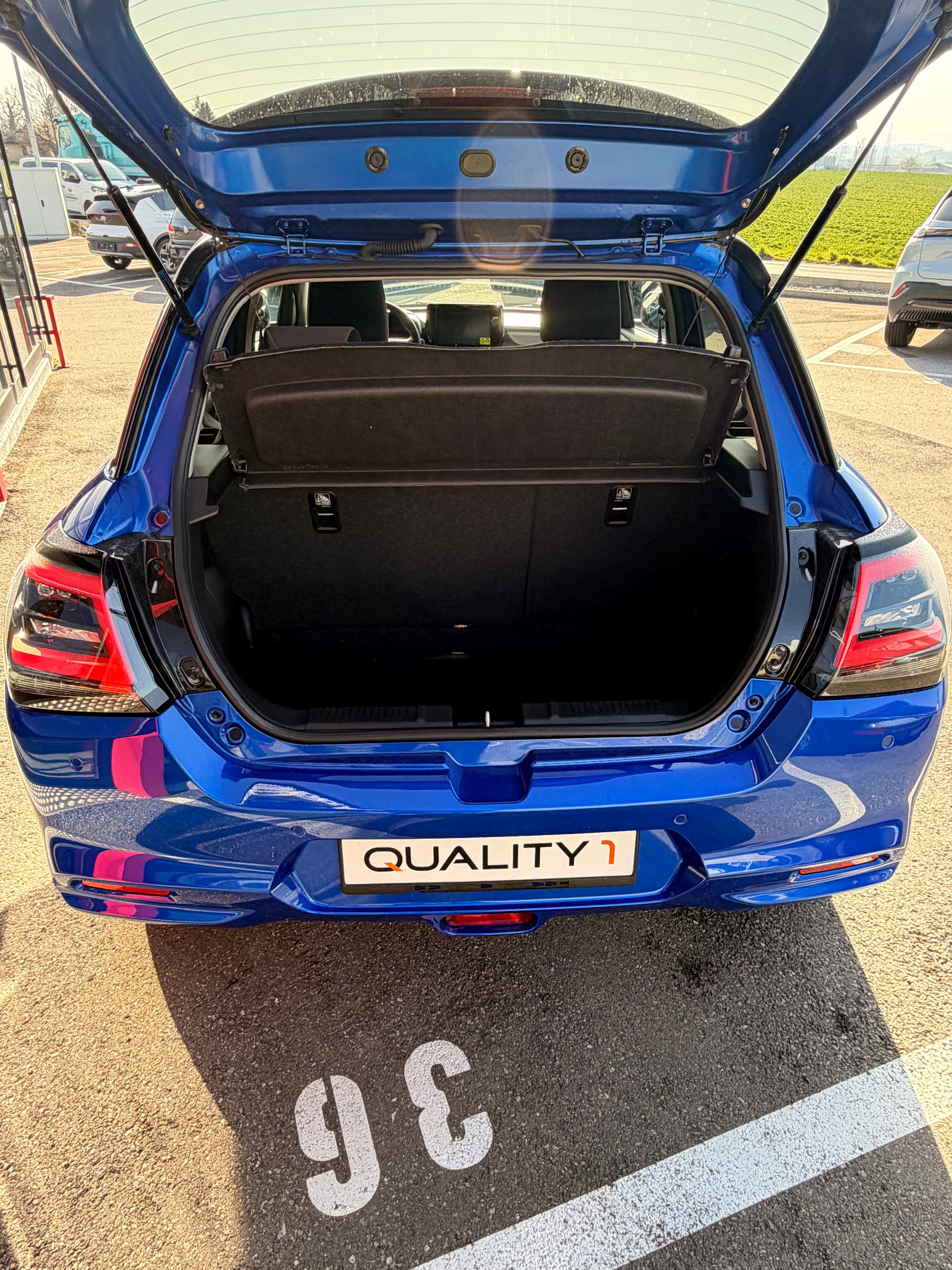 SUZUKI Swift 1.2 1st Edition Hybrid 4x4-image-5