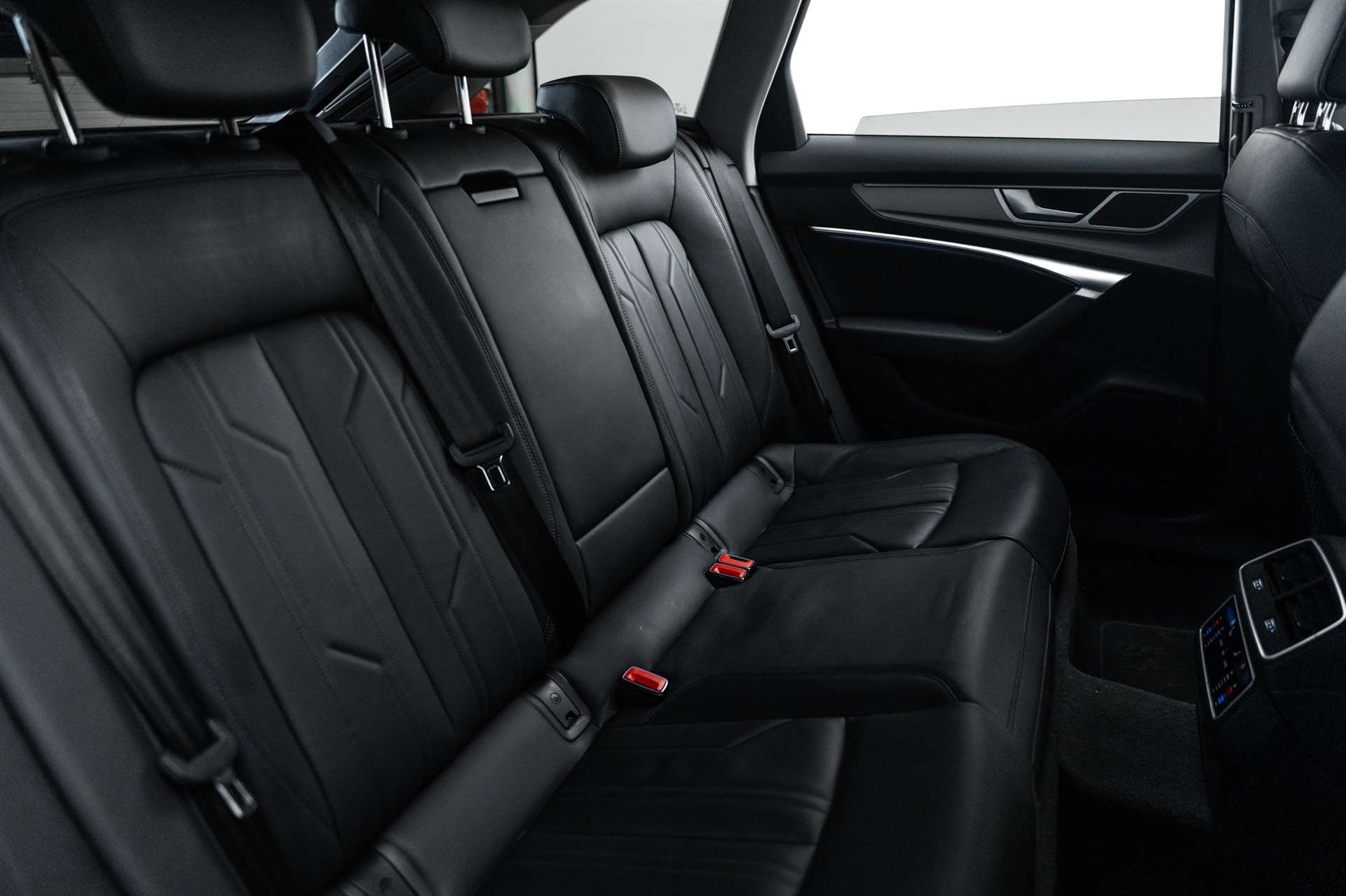AUDI A6 Avant 40 TDI Sport quattro S-tronic-image-12