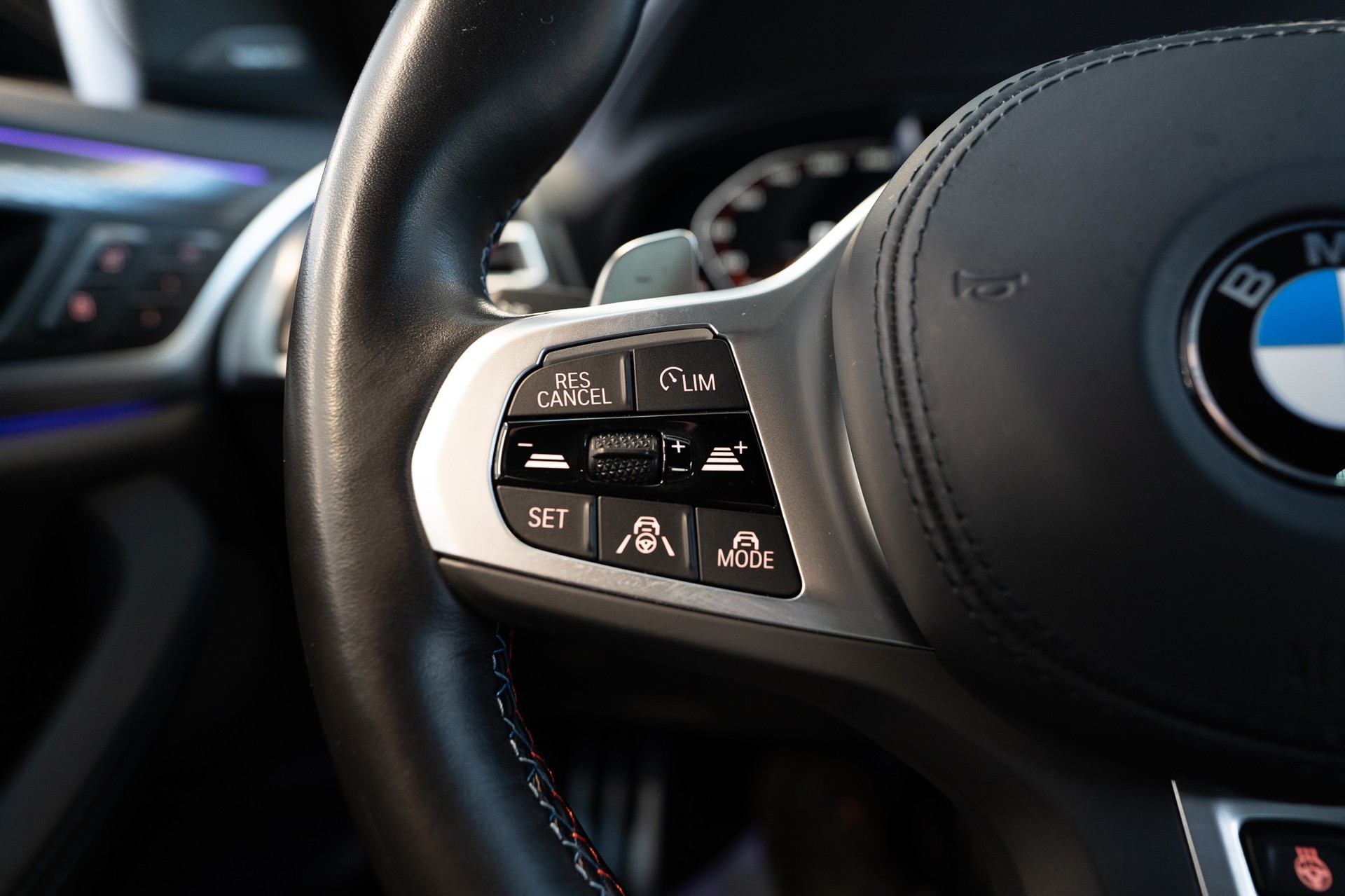 BMW X4 M40d / 360°Kamera / HeadUp / Anhängerkupplung-image-19