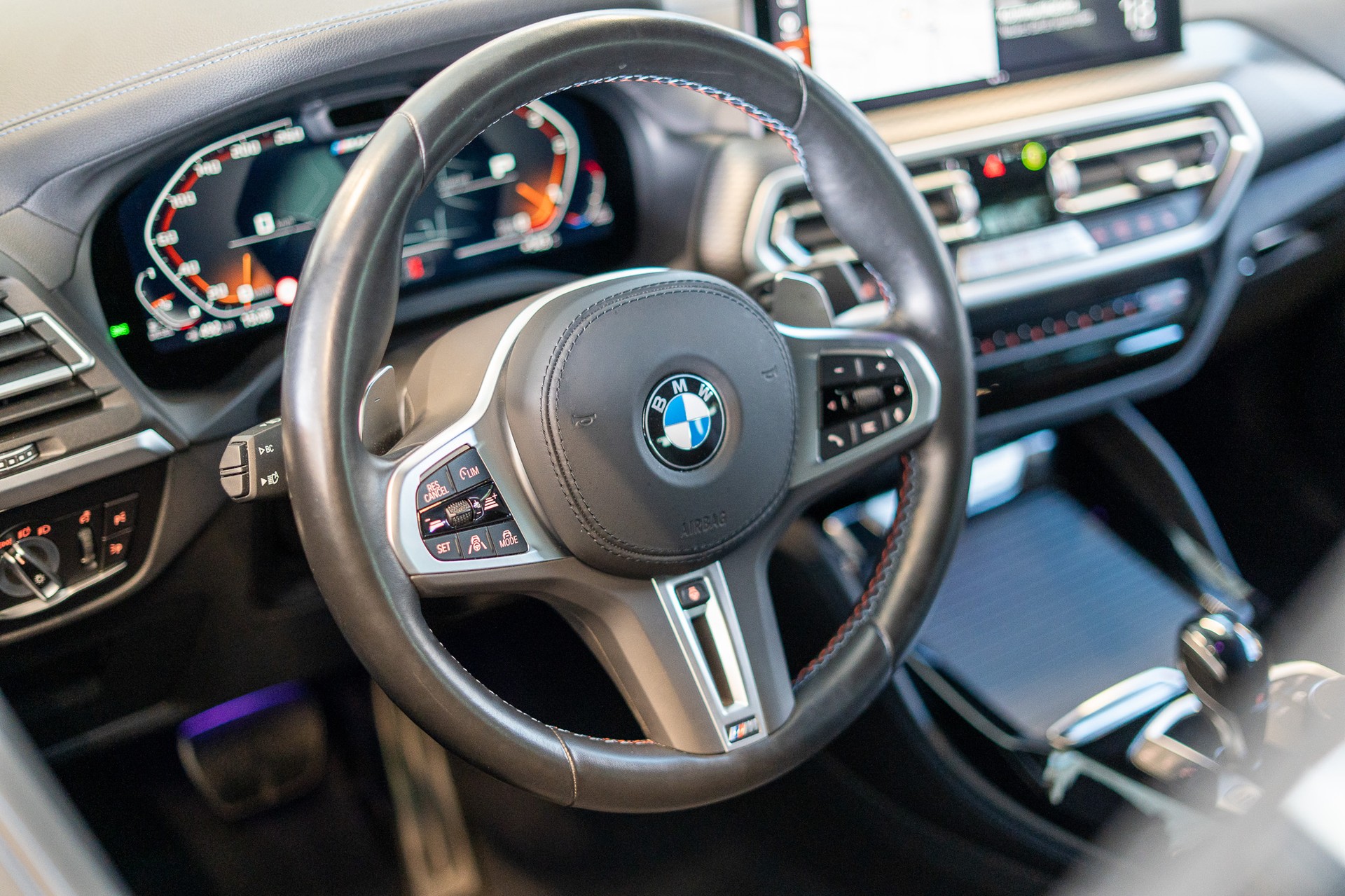 BMW X4 M40d / 360°Kamera / HeadUp / Anhängerkupplung-image-12