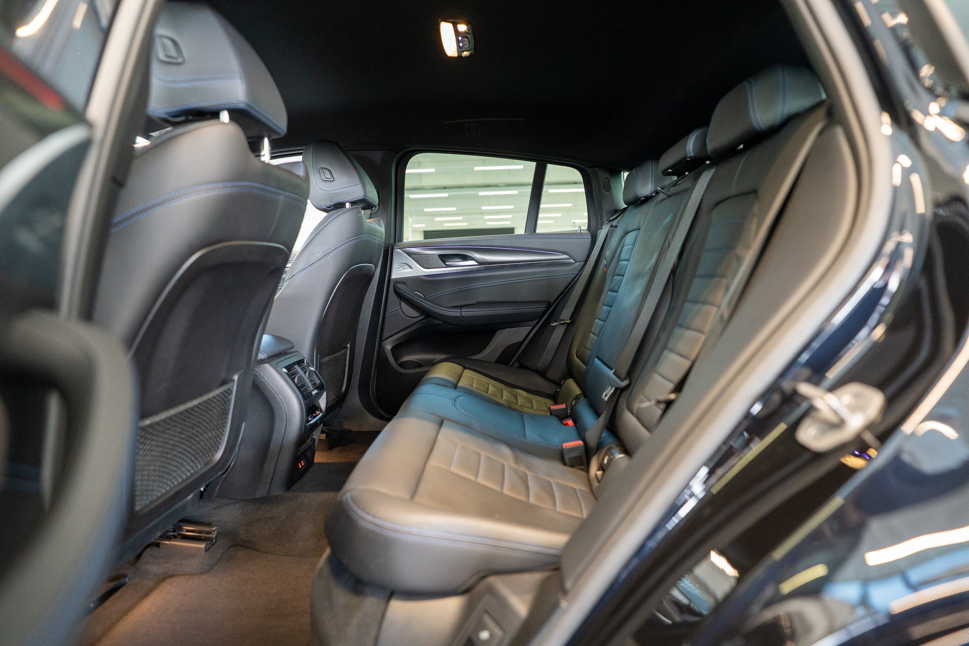 BMW X4 M40d / 360°Kamera / HeadUp / Anhängerkupplung-image-13