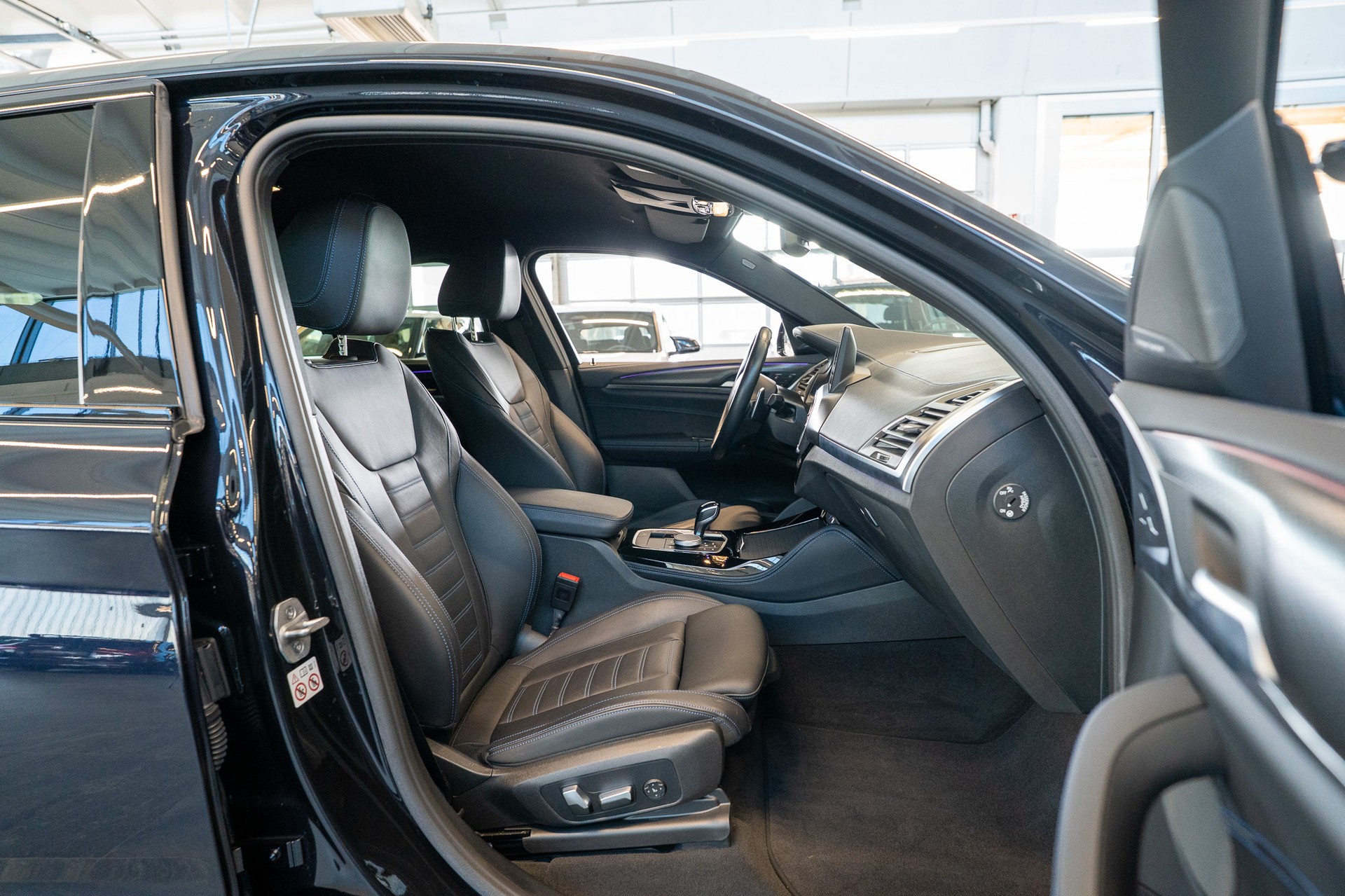 BMW X4 M40d / 360°Kamera / HeadUp / Anhängerkupplung-image-15