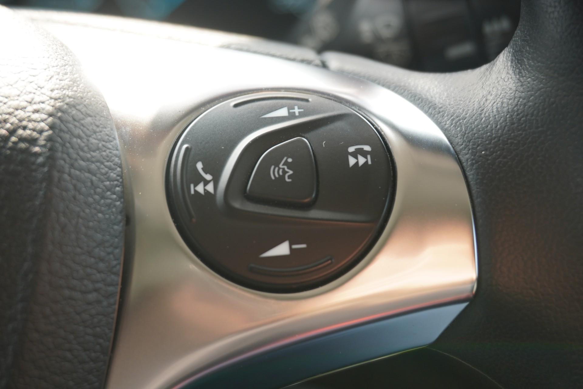 FORD Transit Connect Van T230 1.5 EcoBlue Trend Automat-image-24