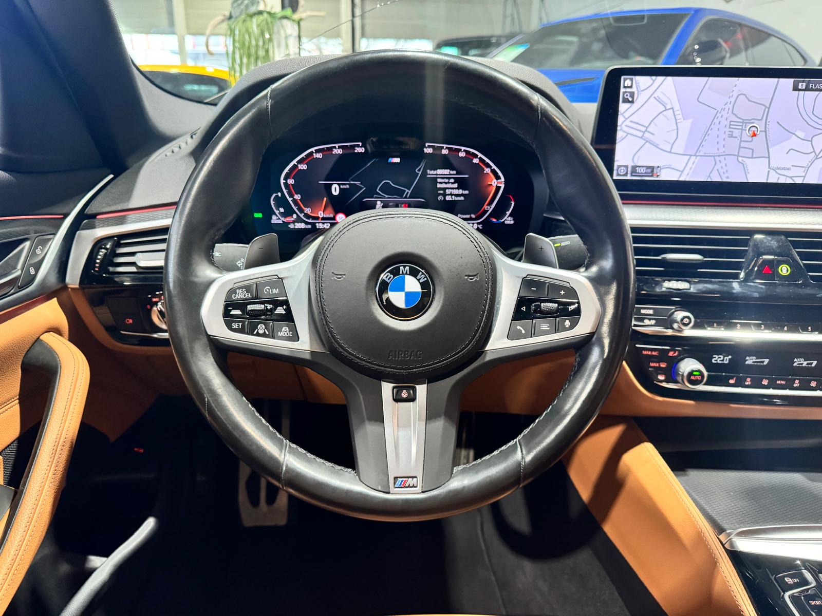 BMW 530d xDrive SAG CH FAHRZEUG-image-11