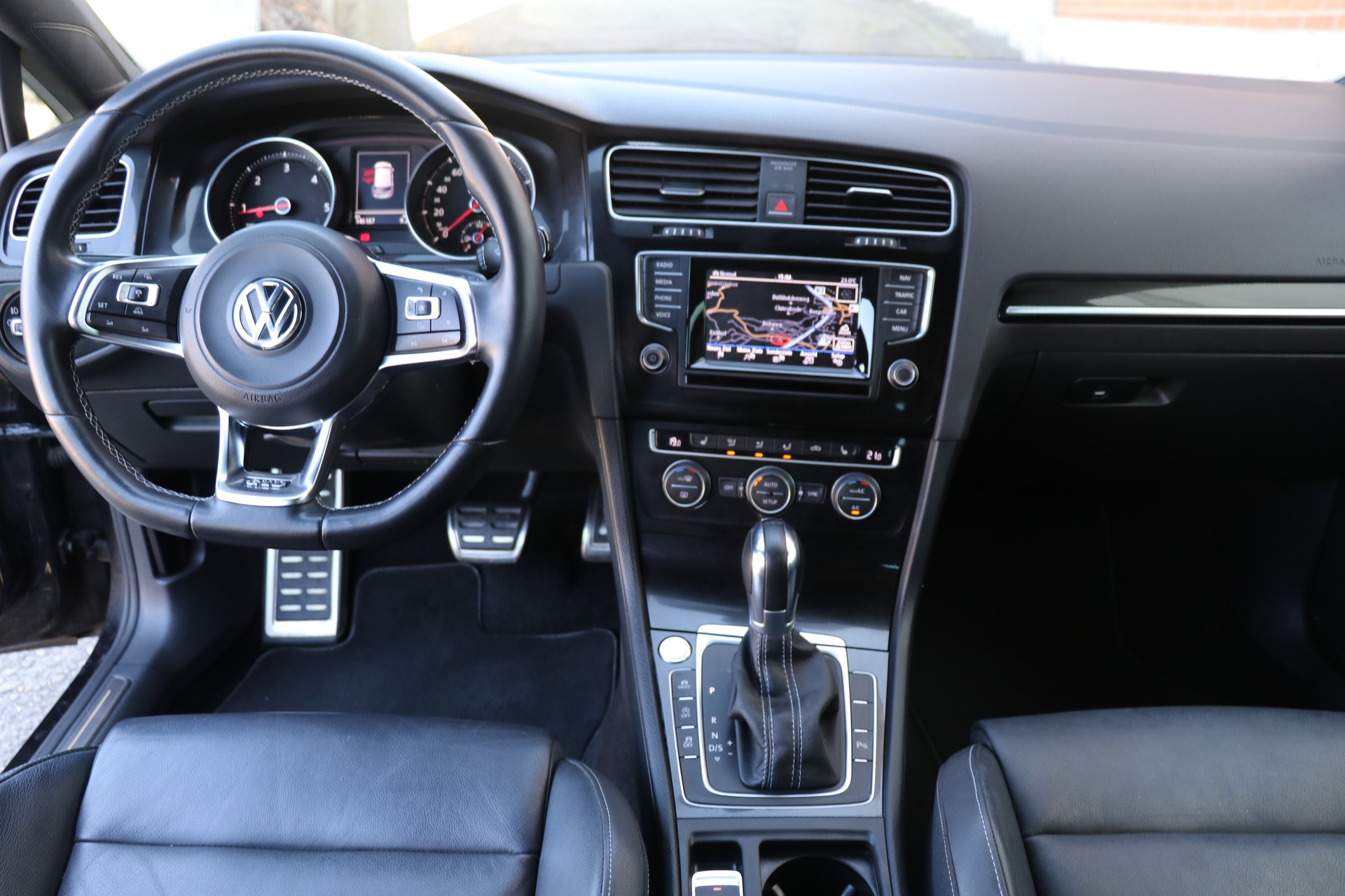 VW Golf 2.0 TDI GTD DSG-image-8