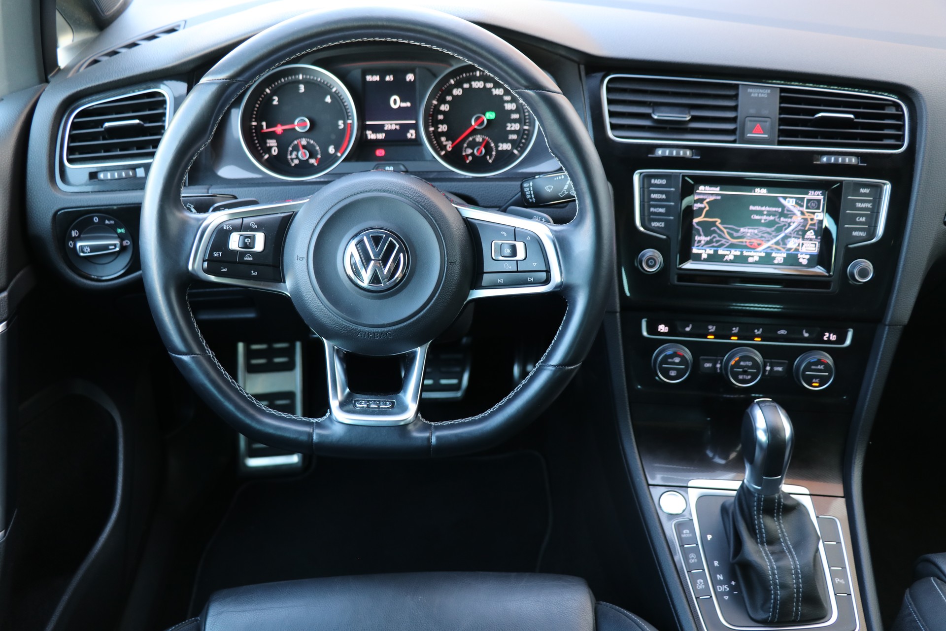 VW Golf 2.0 TDI GTD DSG-image-9