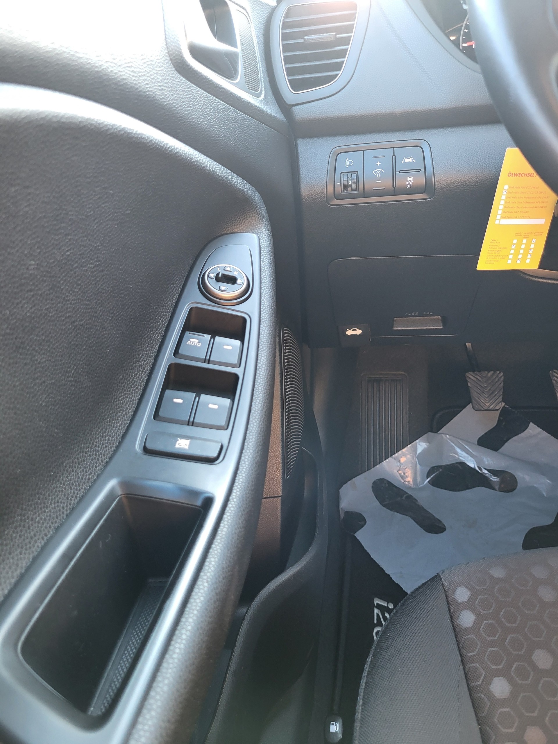 HYUNDAI i20 1.0 T-GDi Amplia-image-9