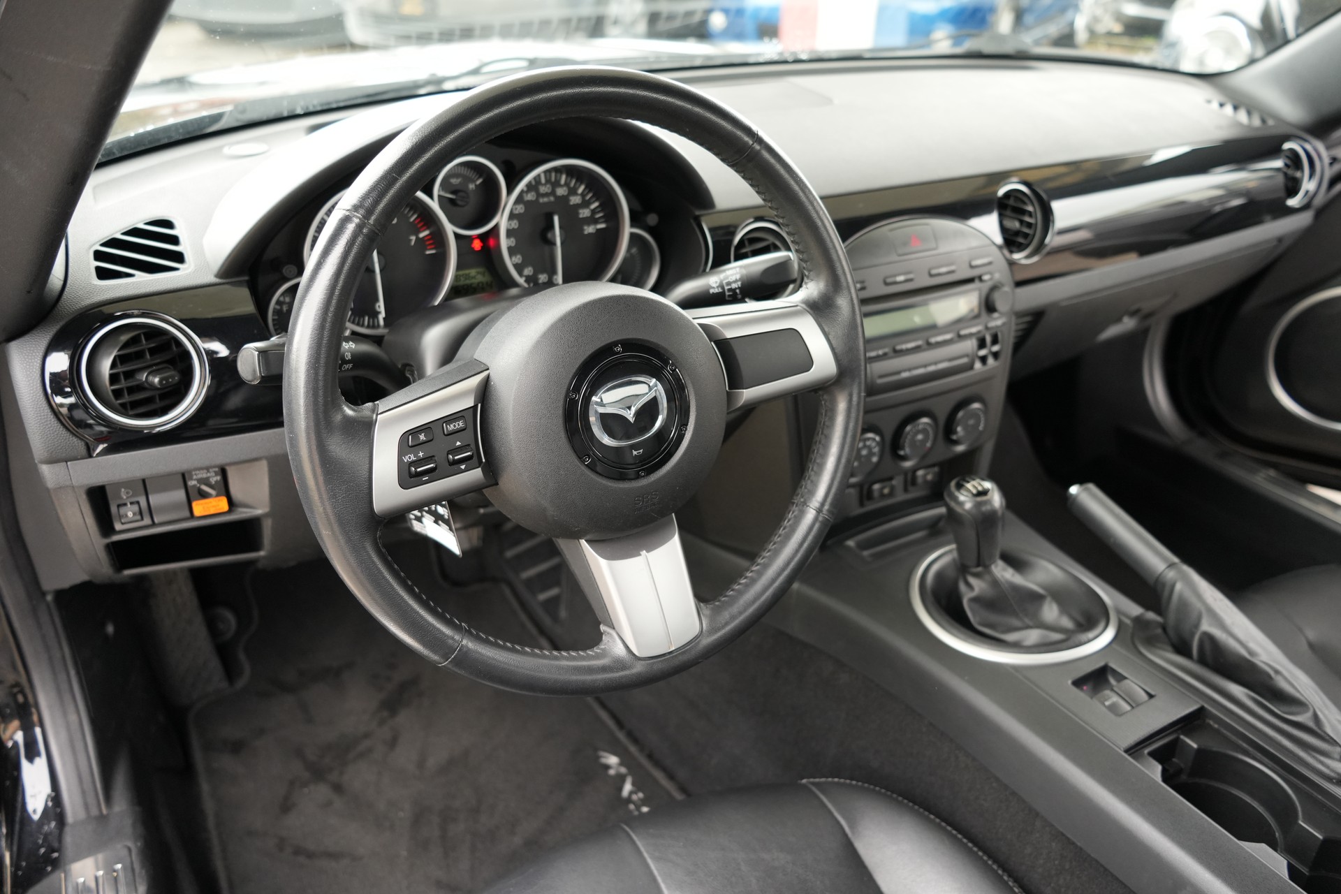 MAZDA MX-5 1.8i 16V Confort-image-10