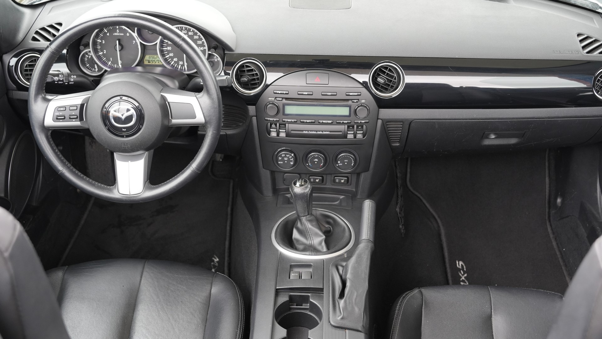 MAZDA MX-5 1.8i 16V Confort-image-11