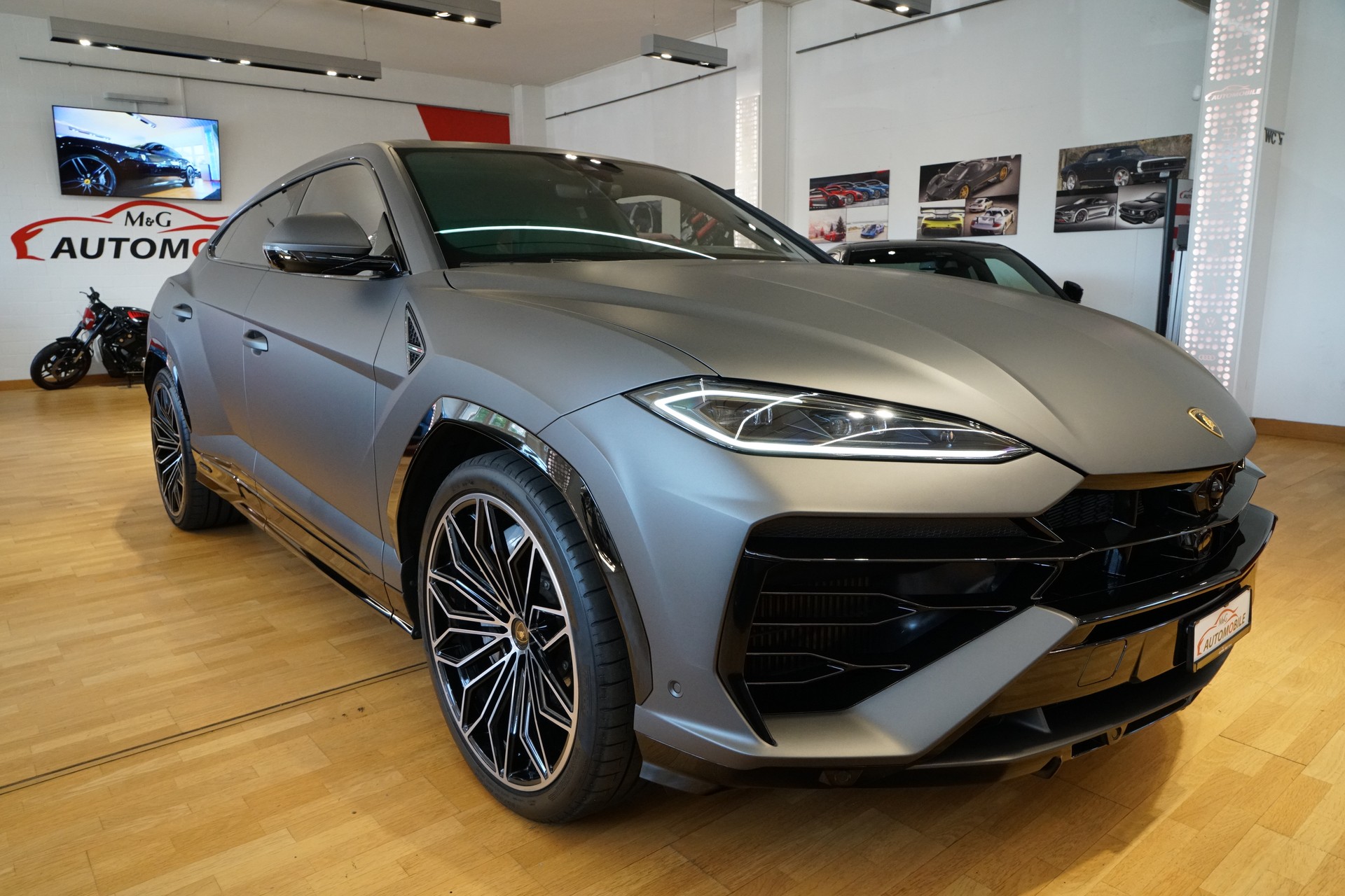 LAMBORGHINI Urus SE-image-2