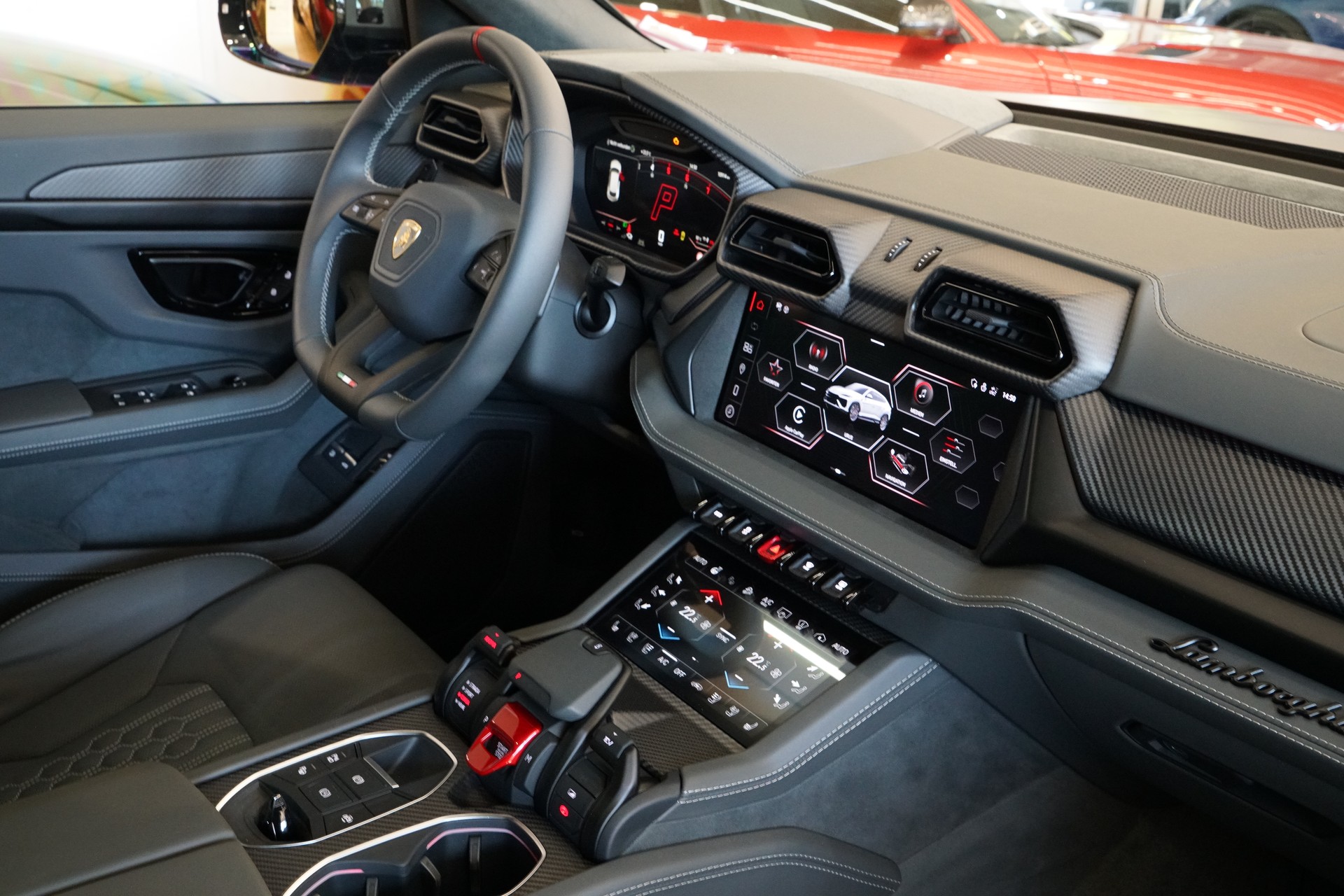 LAMBORGHINI Urus SE-image-23