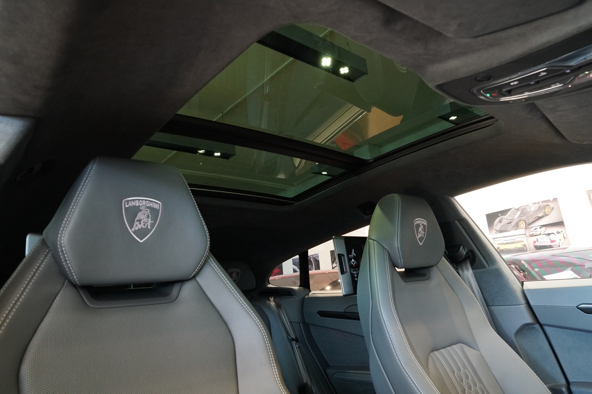 LAMBORGHINI Urus SE-image-14