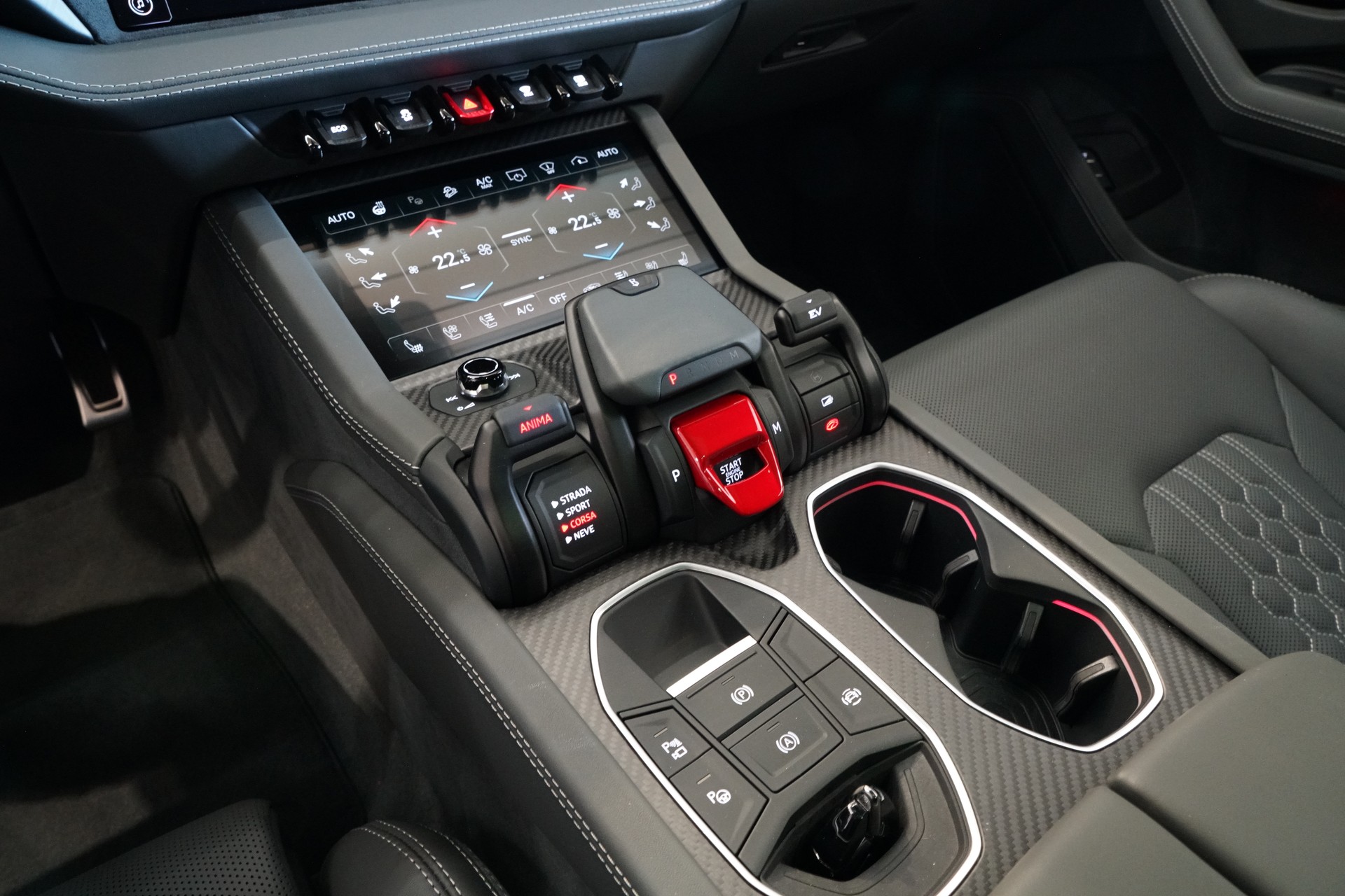 LAMBORGHINI Urus SE-image-17