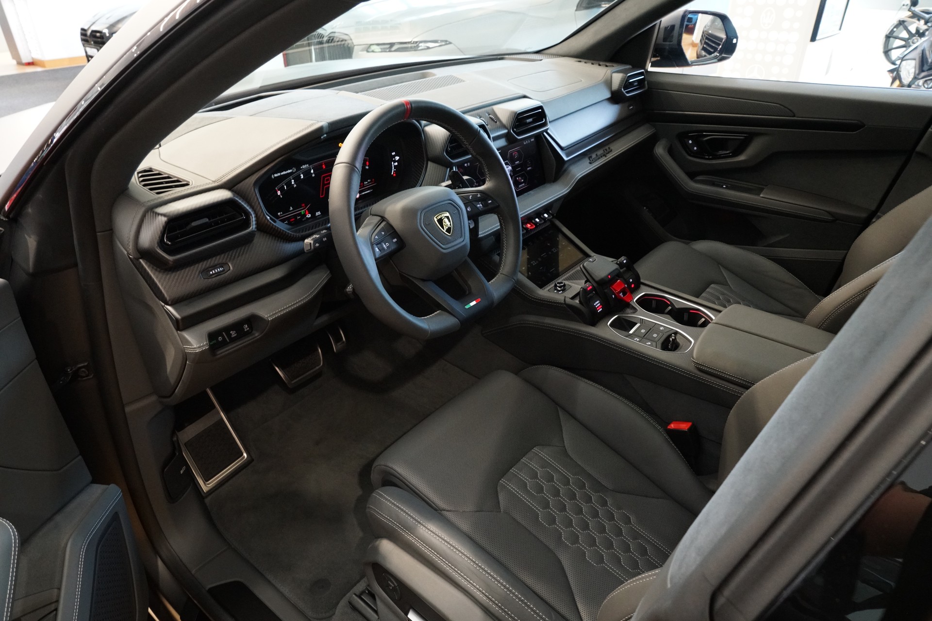 LAMBORGHINI Urus SE-image-11