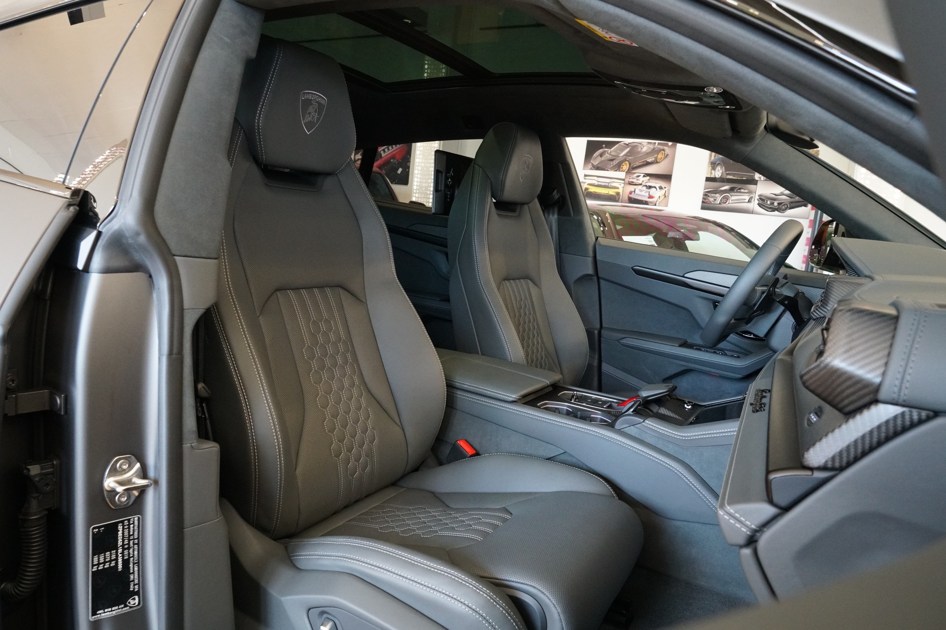 LAMBORGHINI Urus SE-image-22