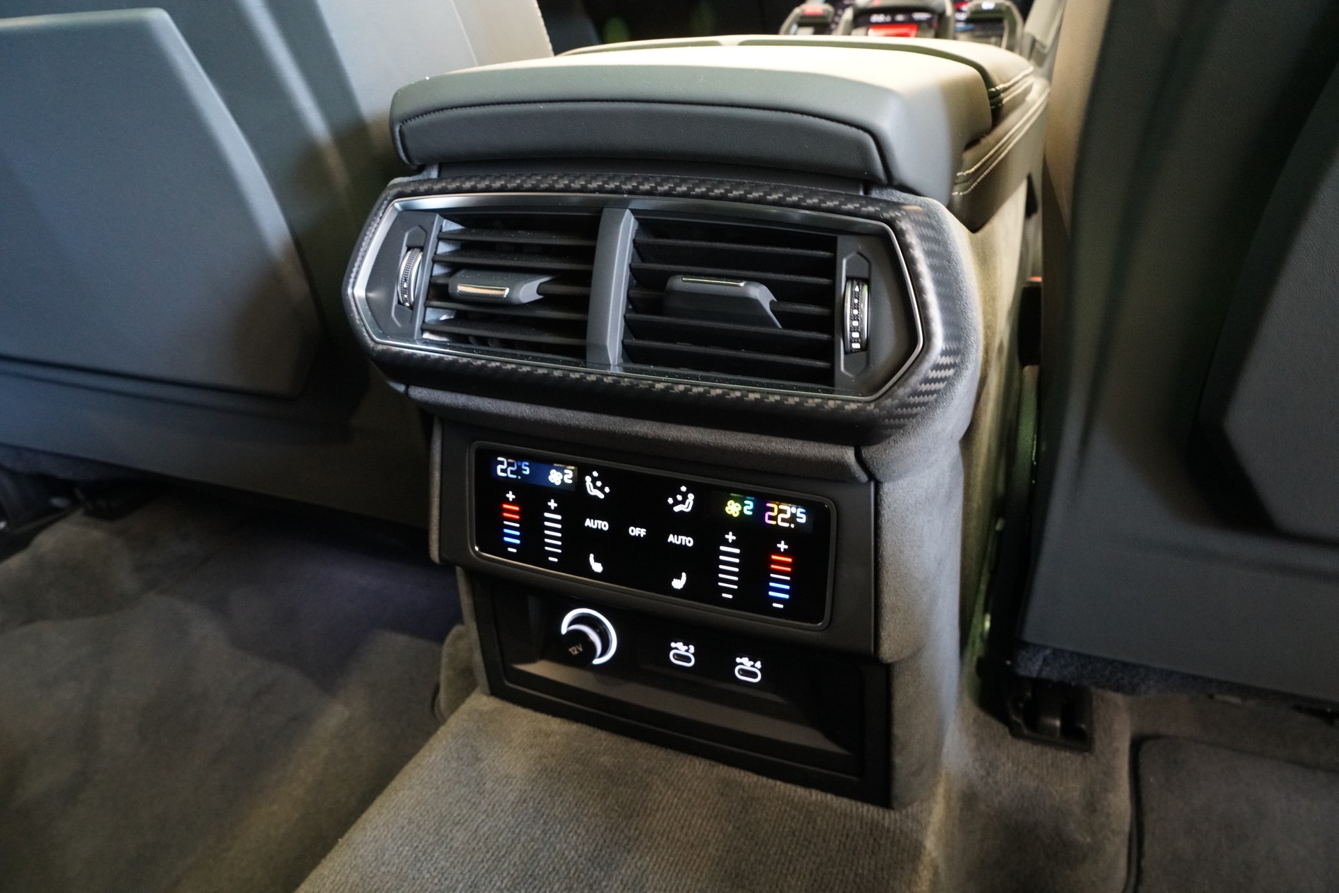 LAMBORGHINI Urus SE-image-21