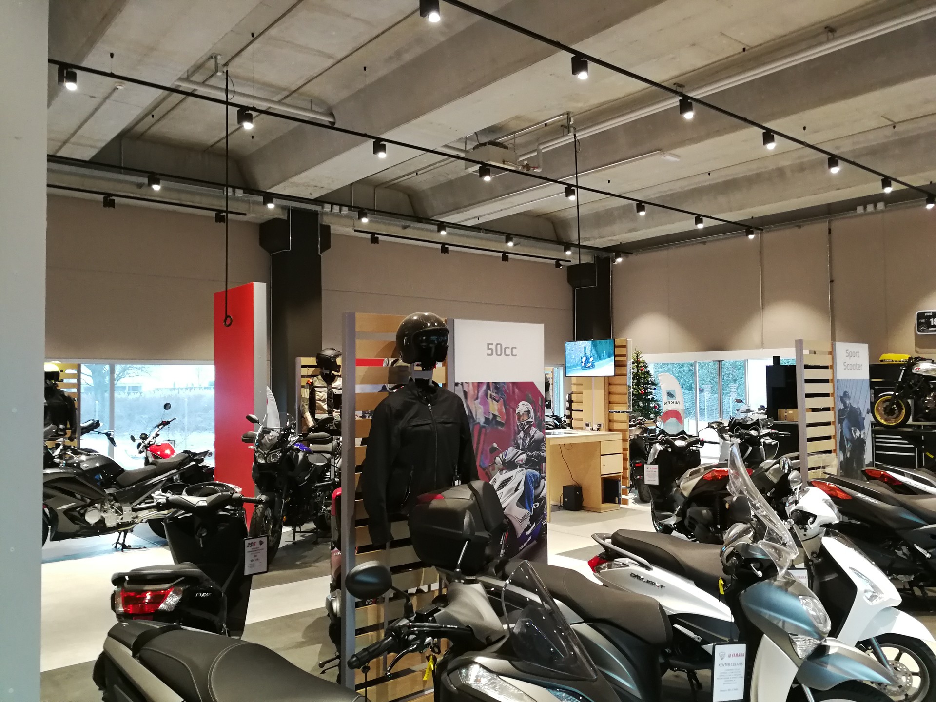YAMAHA N-Max Tech Max GPD 125-image-13