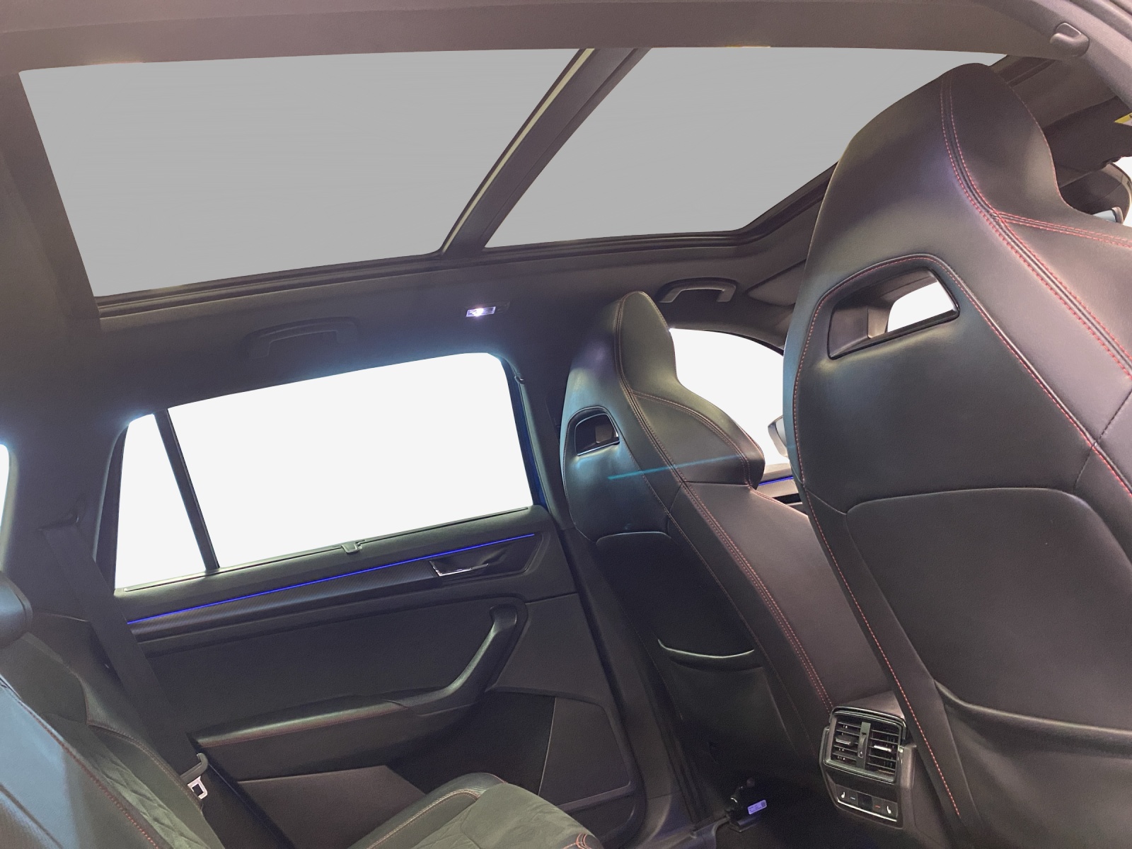 SKODA Kodiaq 2.0 TSI 4x4 RS-image-13