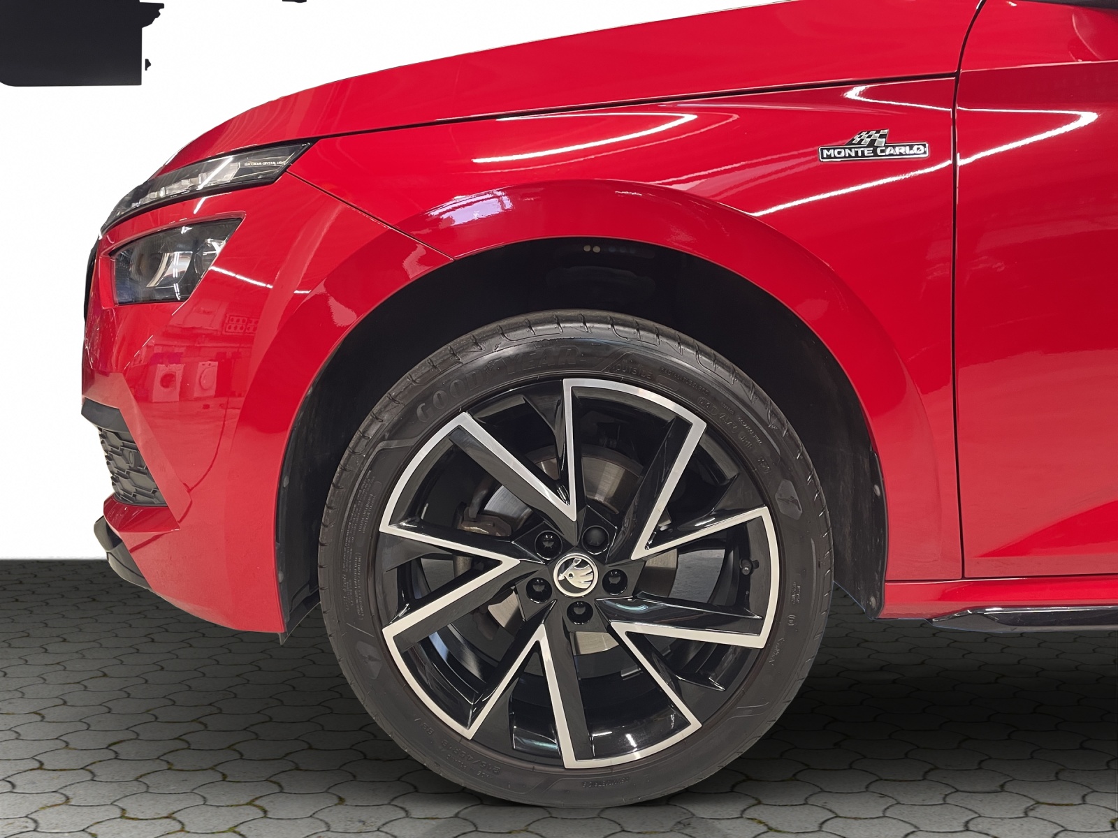 SKODA Kamiq 1.5 TSI ACT Monte Carlo DSG-image-8