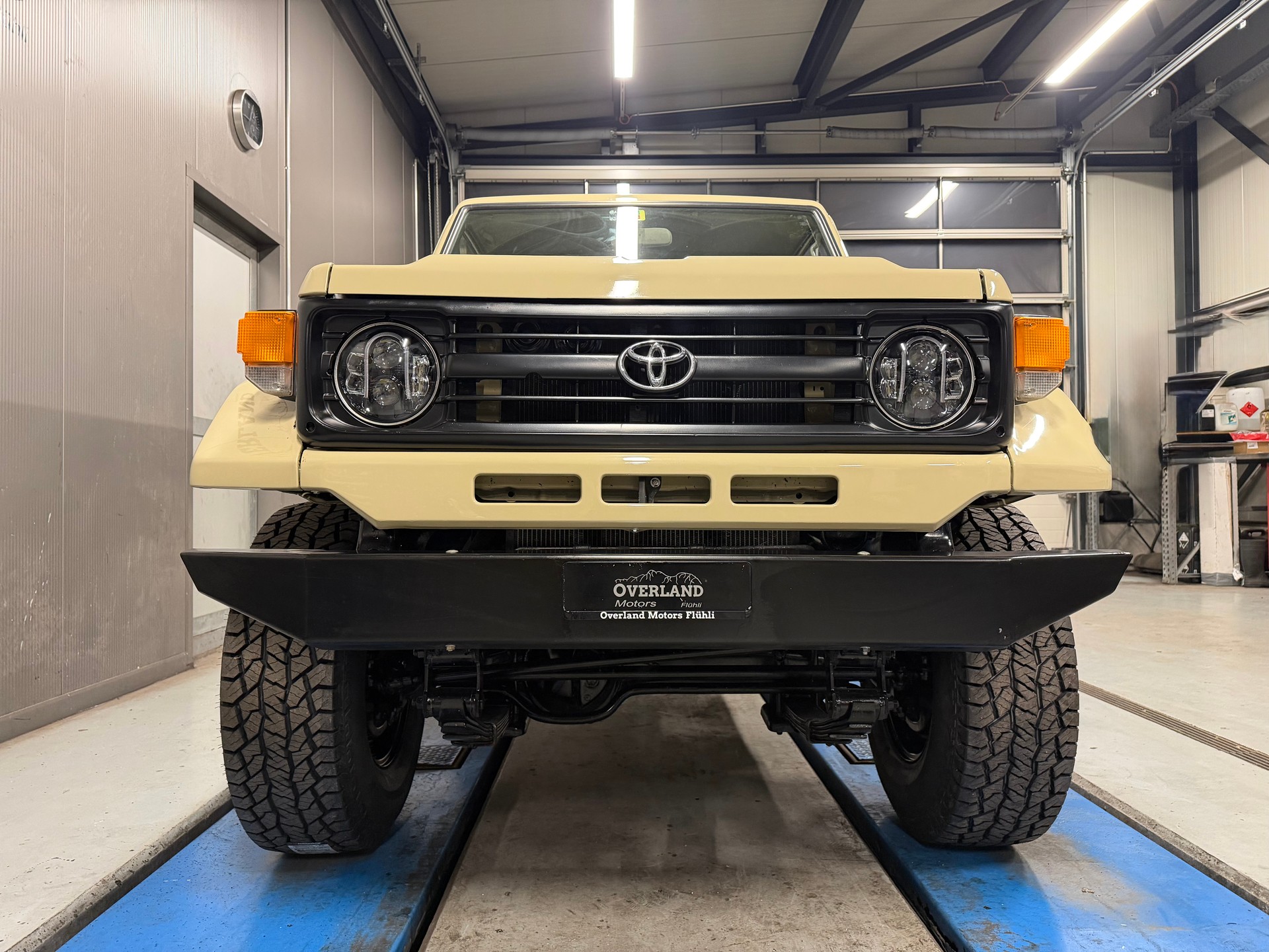 TOYOTA Land Cruiser 400 HdT 4.2 D-image-7