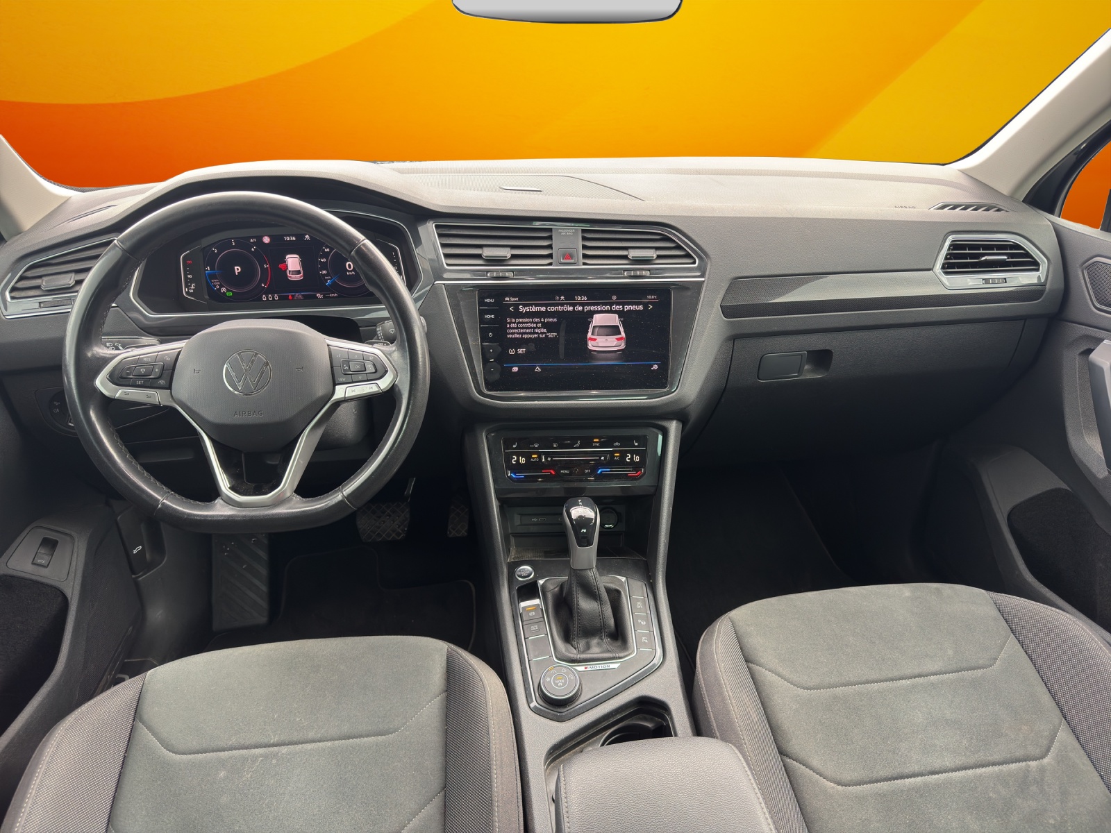 VW Tiguan 2.0 TDI SCR Elegance 4Motion DSG *** Garantie 5 ans / 150'000 Km ***-image-8