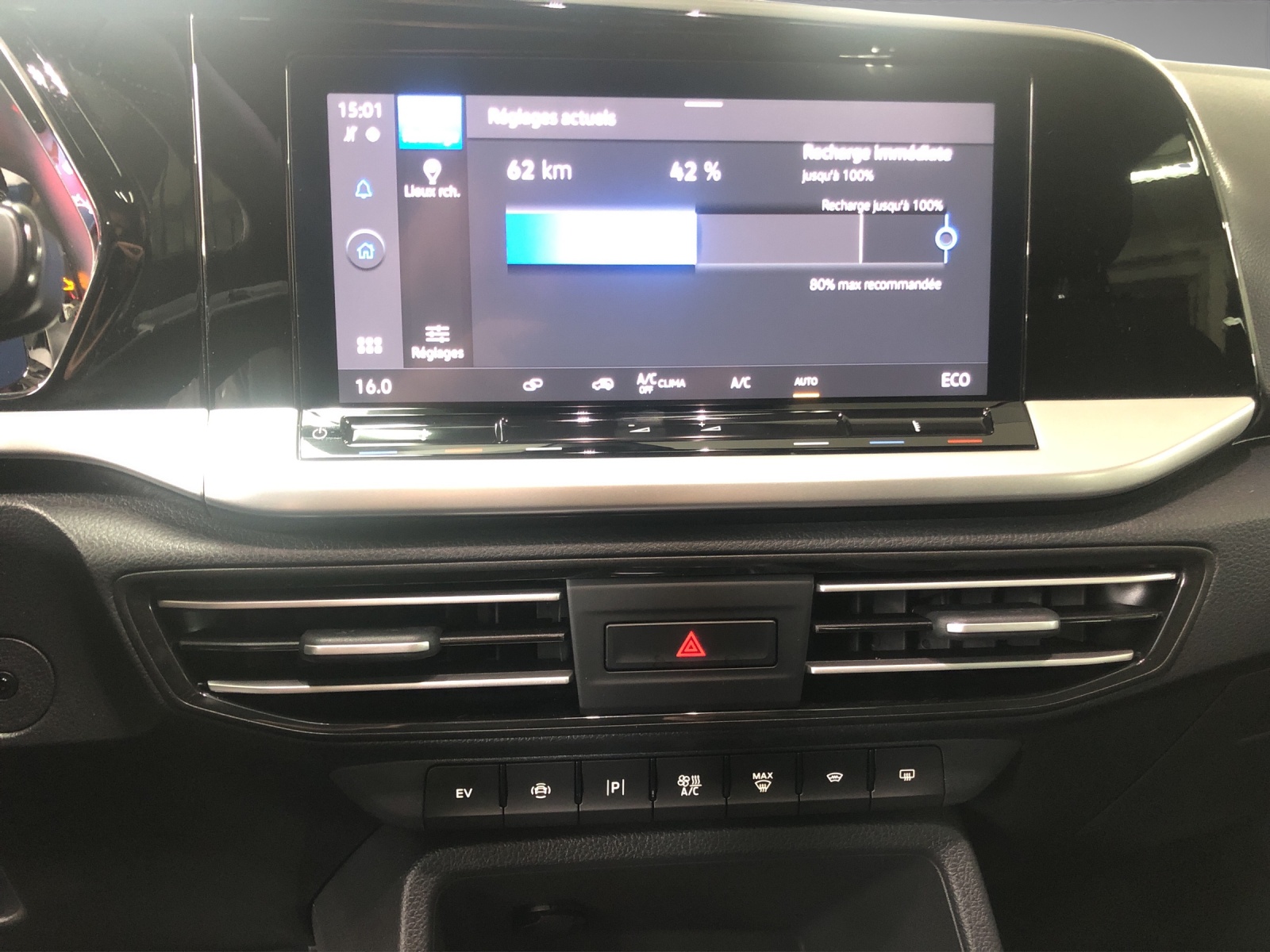 FORD TOURNEO CONNECT Grand 1.5 EcoB-image-10