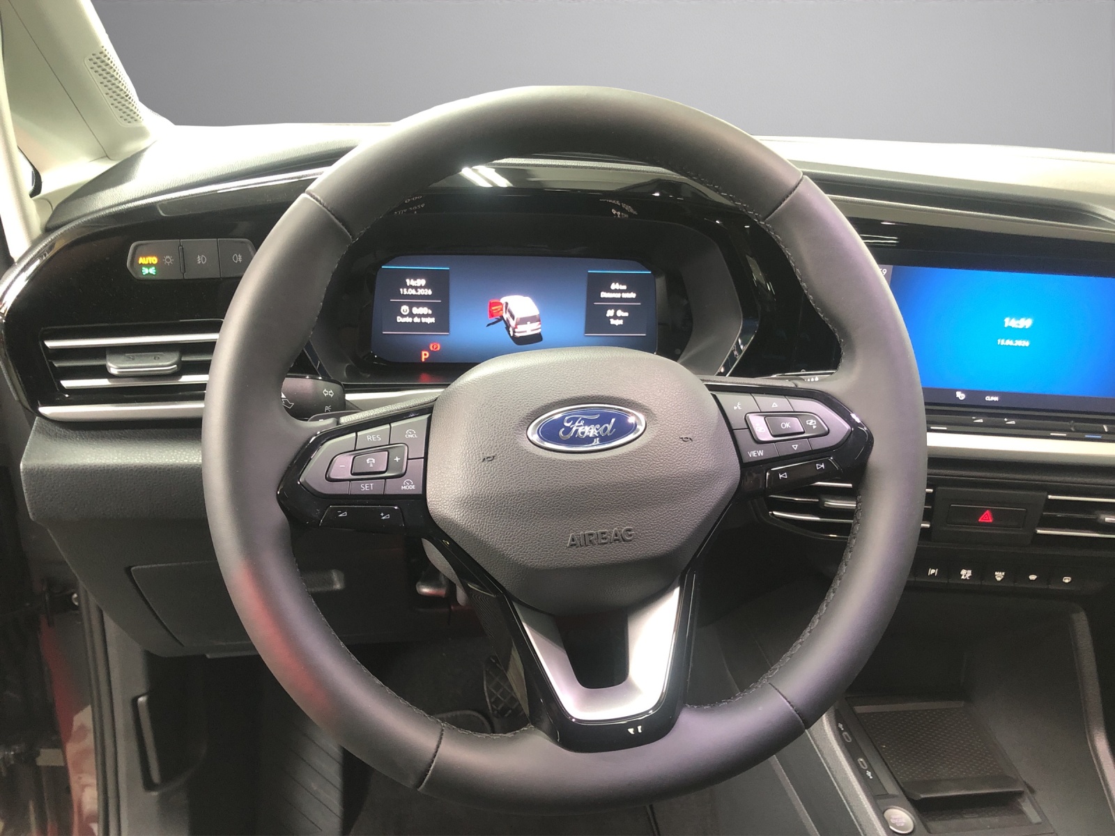 FORD TOURNEO CONNECT Grand 1.5 EcoB-image-5