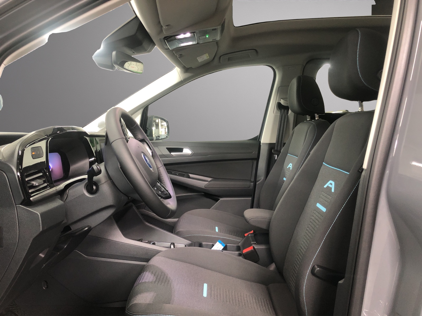 FORD TOURNEO CONNECT Grand 1.5 EcoB-image-4