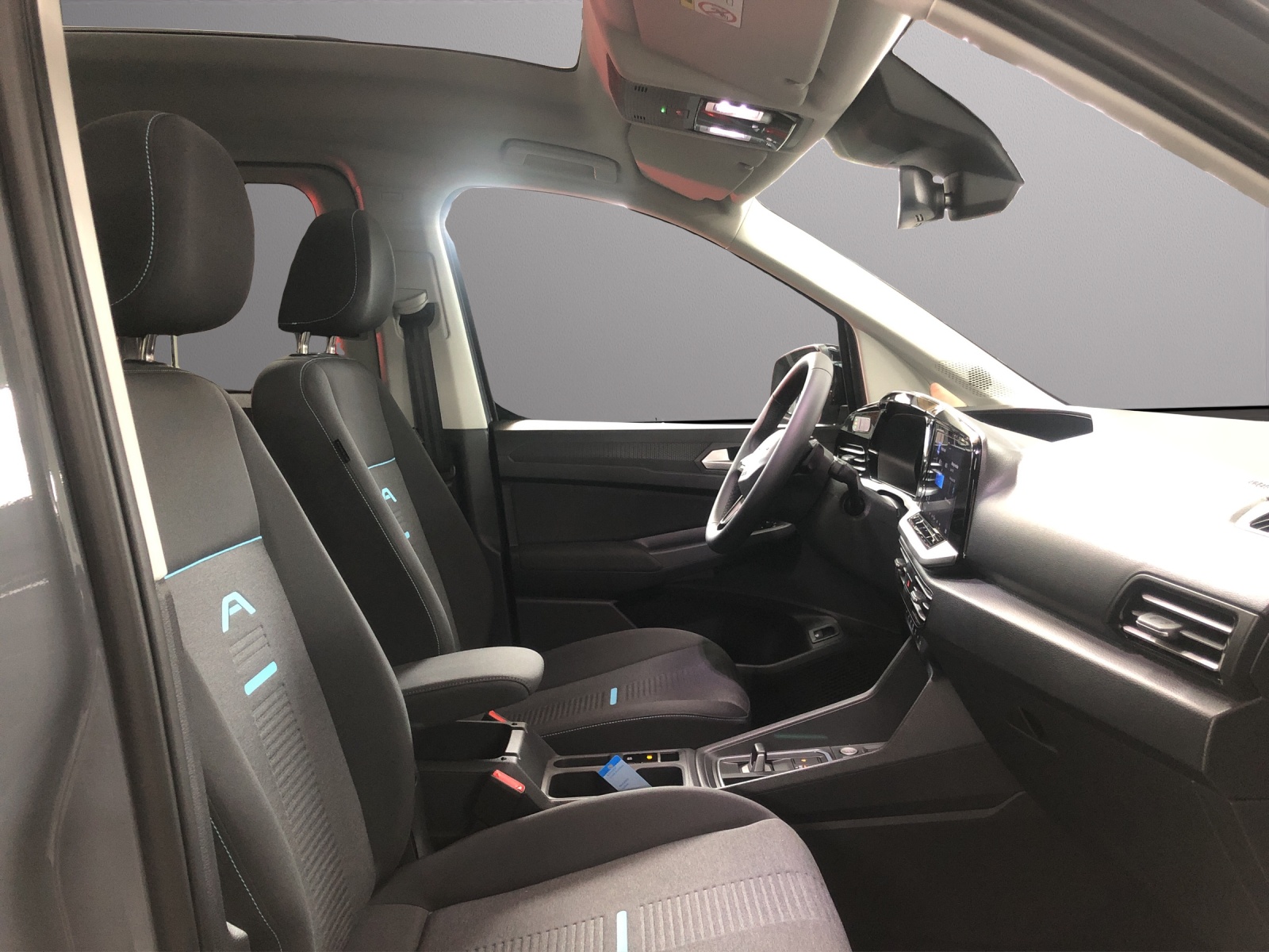FORD TOURNEO CONNECT Grand 1.5 EcoB-image-11