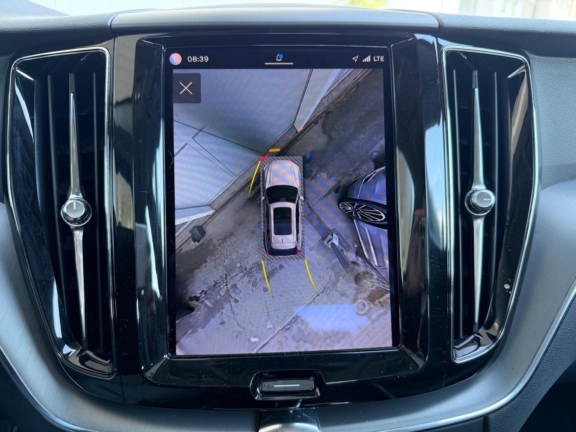 VOLVO XC60 B4 Diesel Mild Hybrid AWD Momentum Geartronic-image-12
