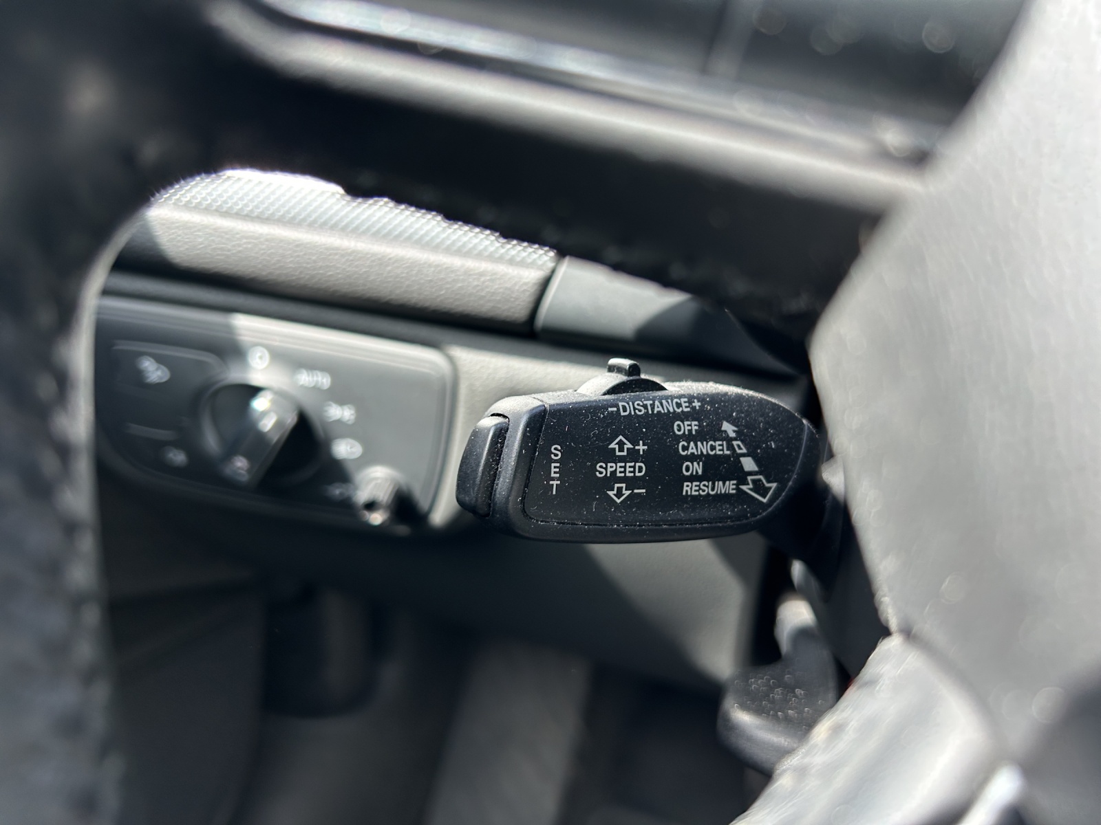 AUDI A6 Avant 2.0 TDI ultra multitronic-image-16