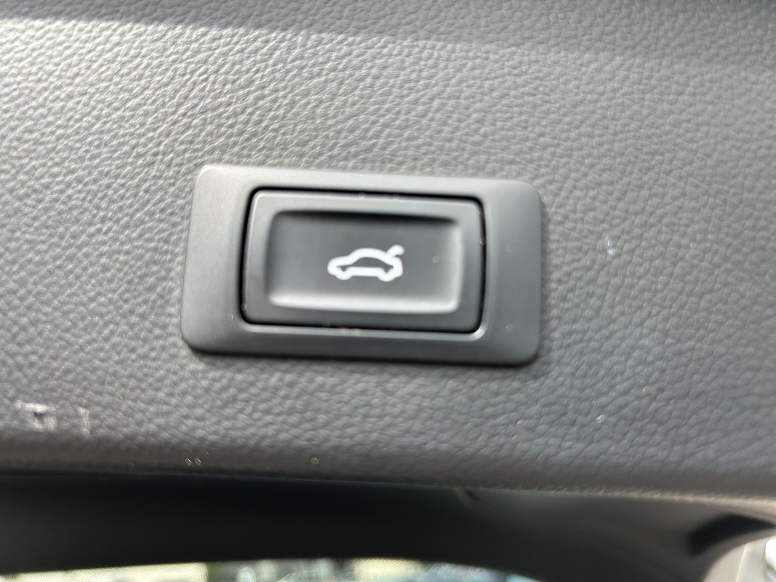 AUDI A6 Avant 2.0 TDI ultra multitronic-image-19