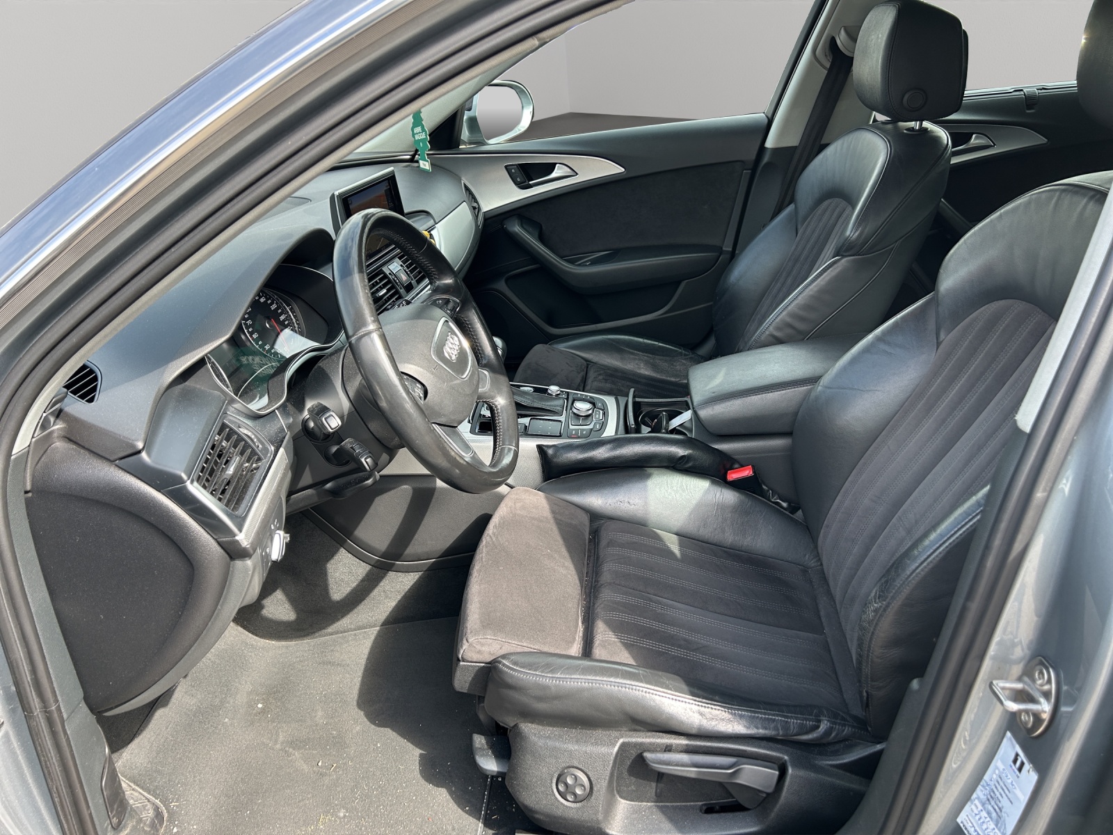 AUDI A6 Avant 2.0 TDI ultra multitronic-image-8